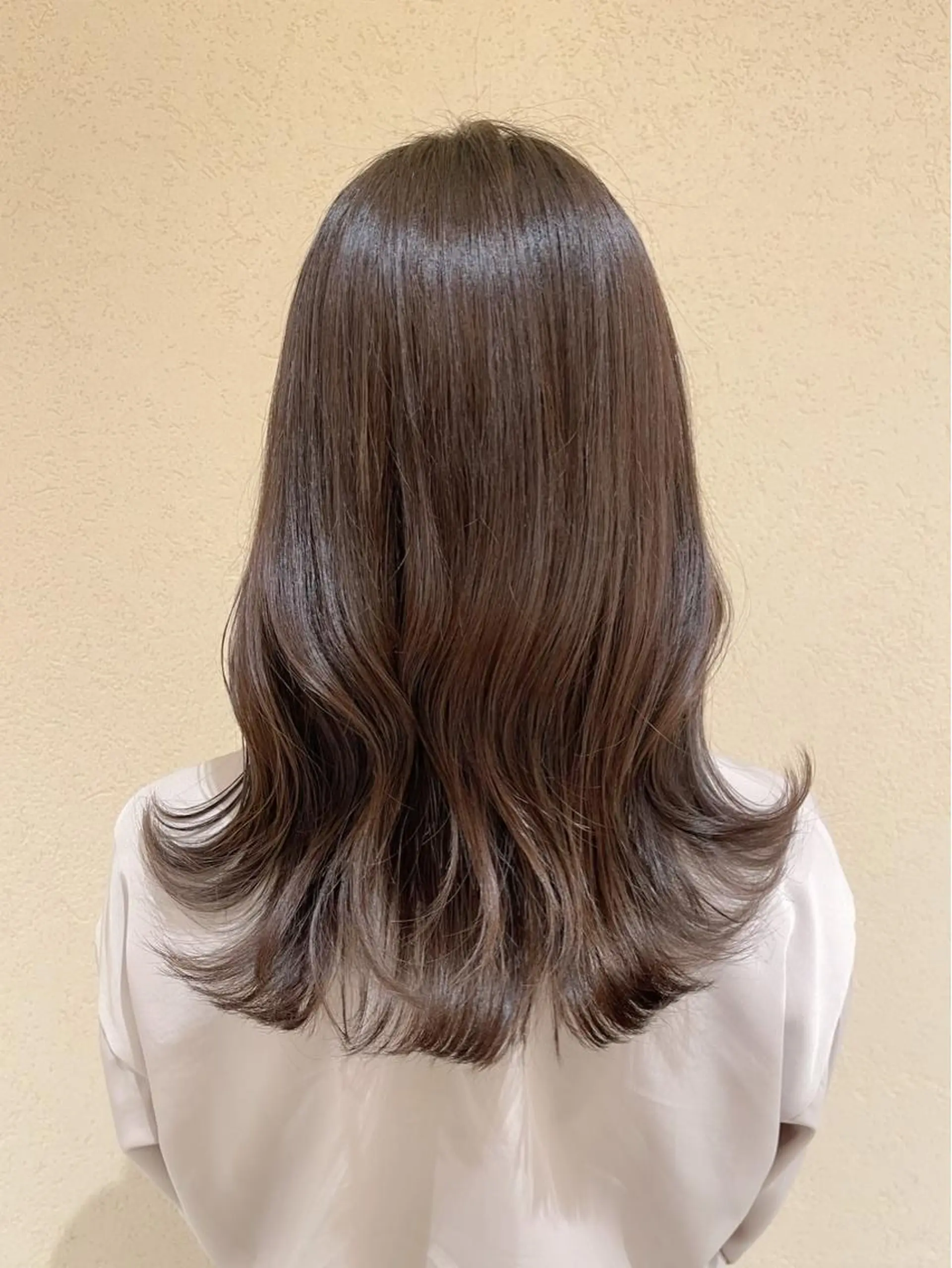 セミロング ヘアカラー トリートメント 艶カラー/ よしみ🥣のヘアスタイル