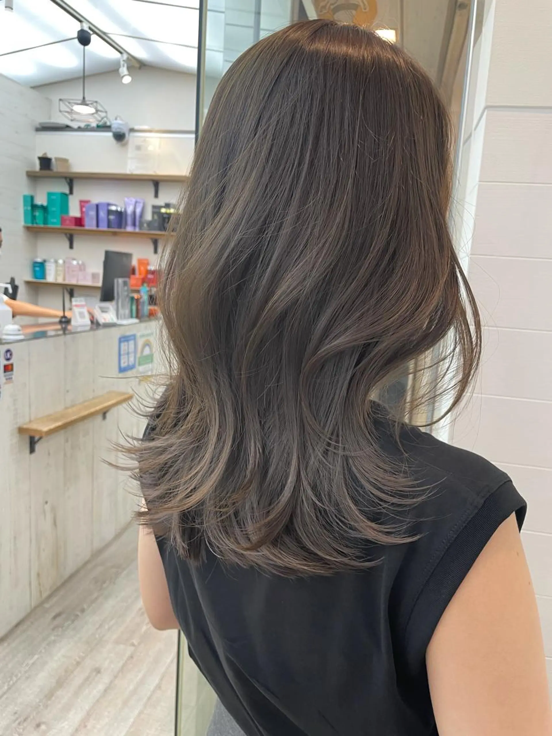 セミロング カラー ヘアアレンジ ベージュカラー 透明感カラー グレージュ イルミナカラー オリーブベージュ カット ヘアカラー トリートメント ヘアセット 前髪顔周り✂️店長 ❤️アマミヤ❤️のヘアスタイル