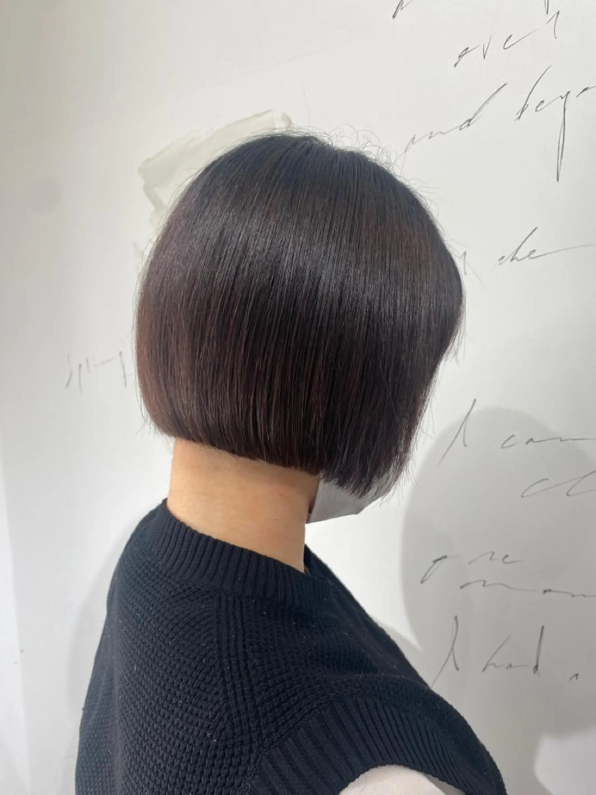 ショート ボブ カット 縮毛矯正 トリートメント 鳴海 稜真のヘアスタイル