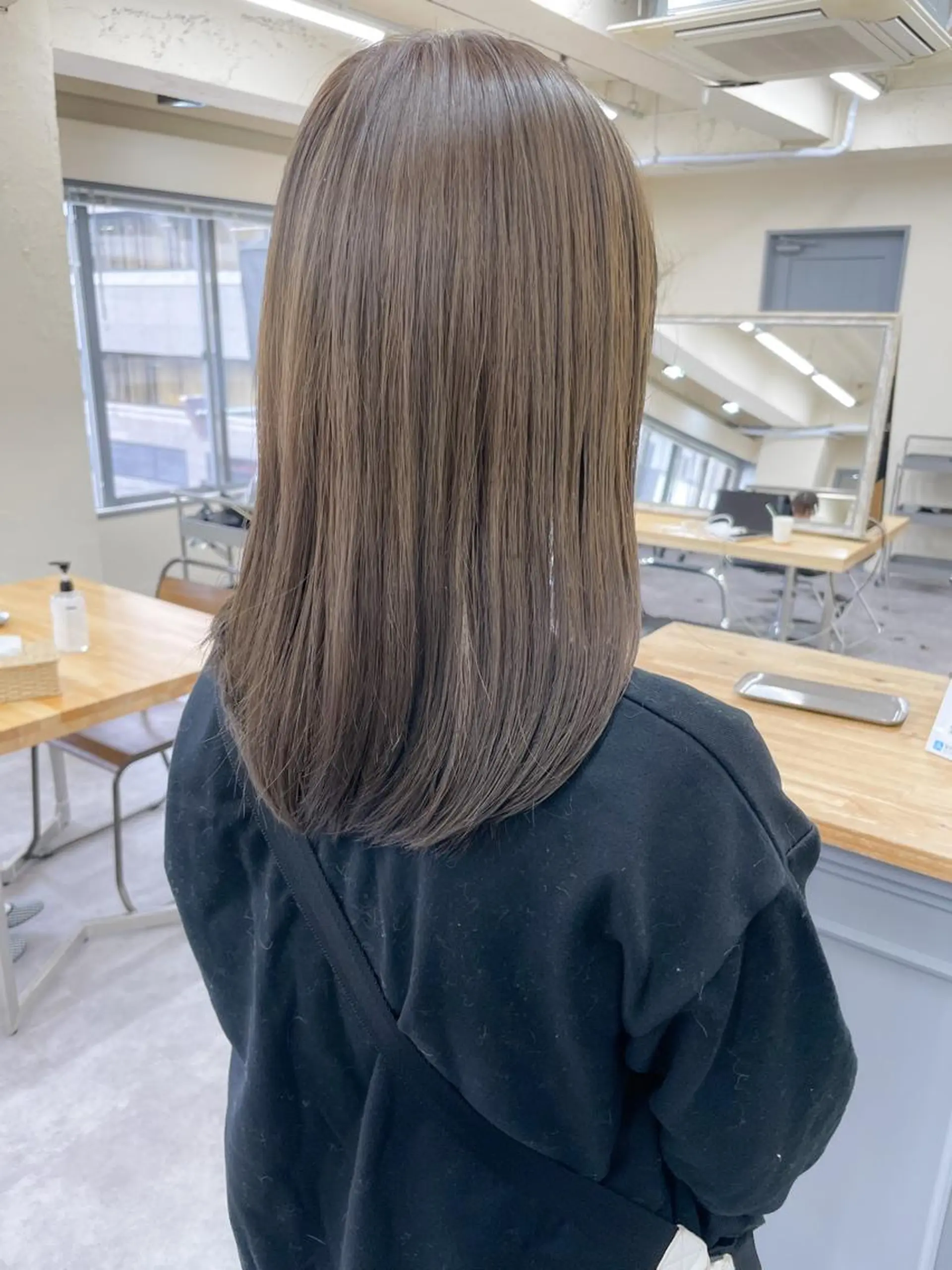 セミロング カラー 🌸柔らかハイトーン 🧃Shionのヘアスタイル