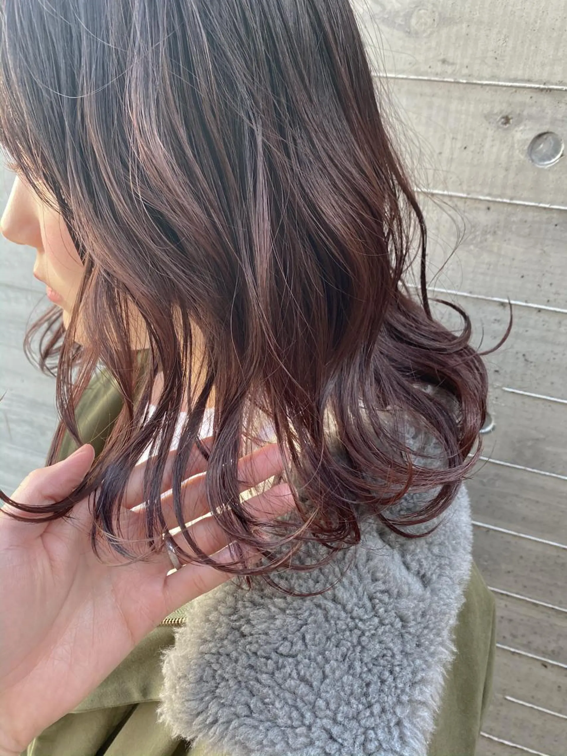 セミロング カラー ヘアアレンジ 透明感カラー ピンクカラー レッドカラー ヘアカラー ヘアセット ブリーチなしで透明感 艶カラー【Ryo】のヘアスタイル
