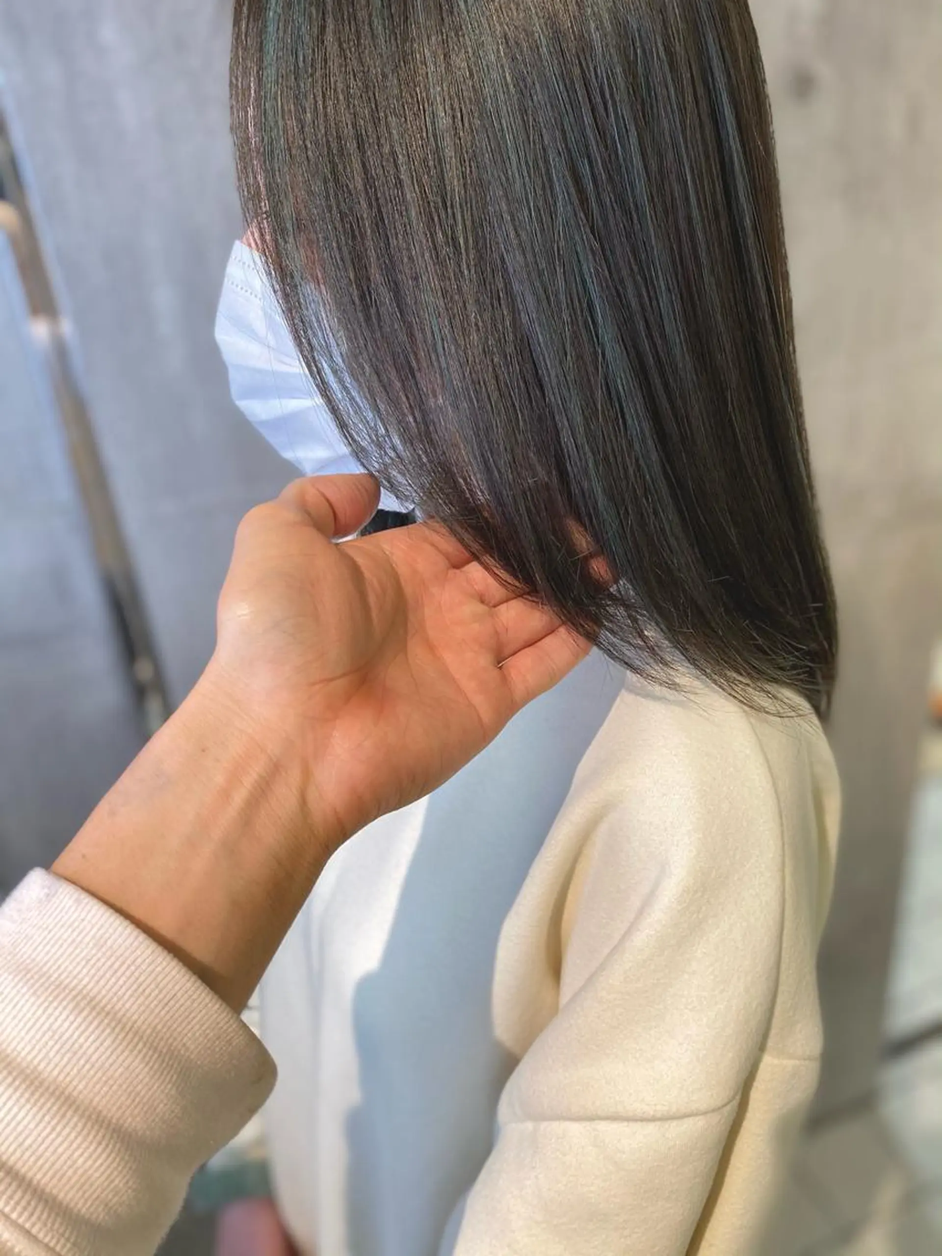 ミディアム カラー ハイライトカラー ハイライト カット ヘアカラー トリートメント 髪質改善ｶﾗｰ ｹｱﾌﾞﾘｰﾁ/ﾀﾑのヘアスタイル
