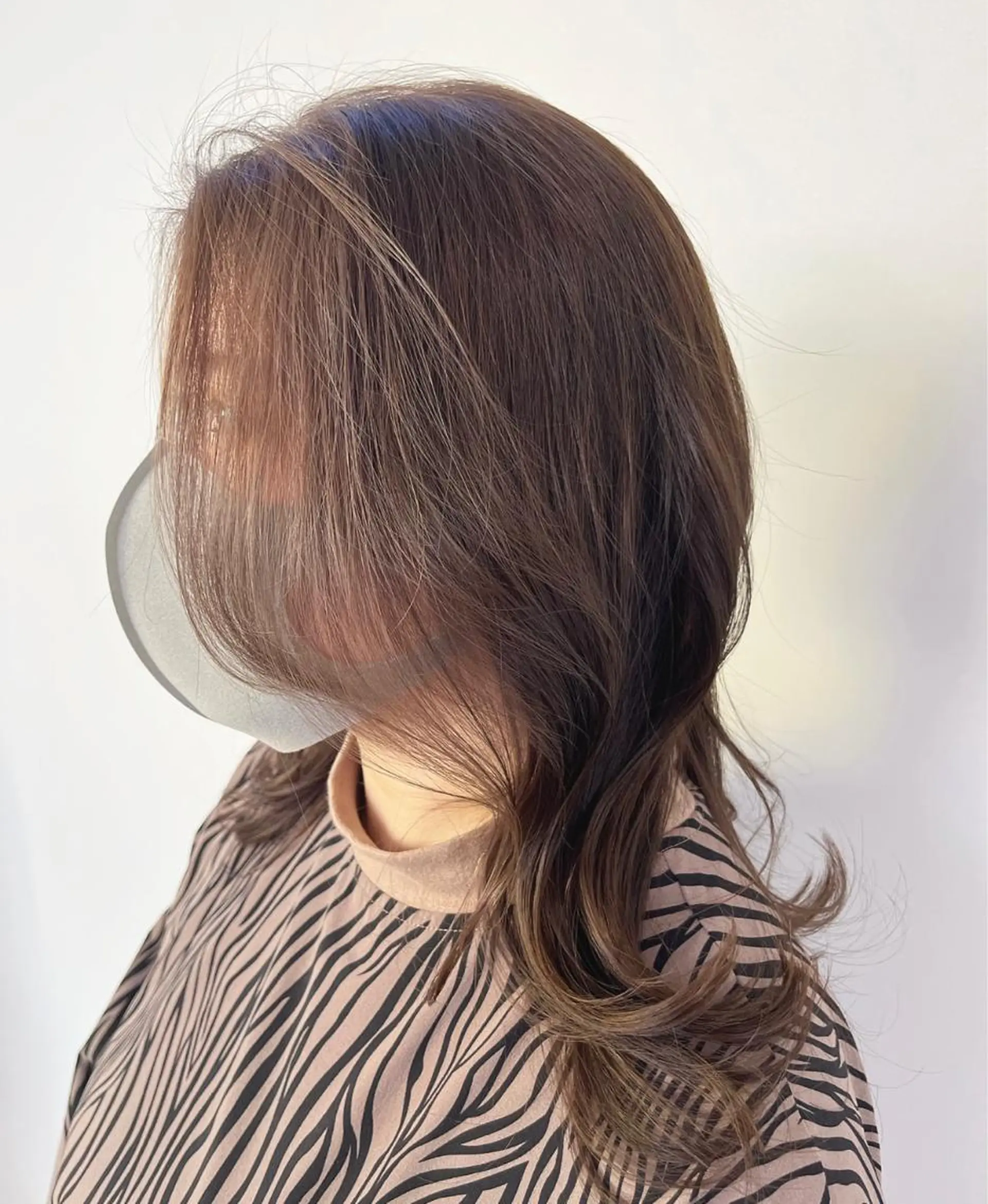 ロング カラー デザインカラー カバサワ カエデのヘアスタイル