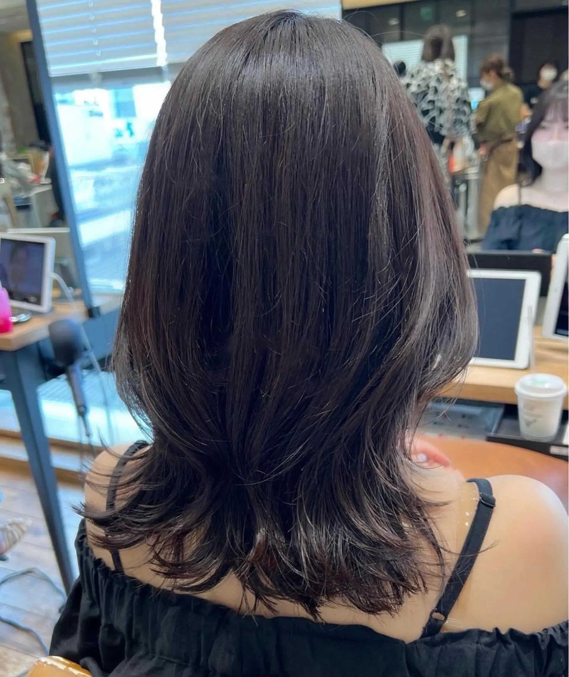 ミディアム くびれヘア 髪質改善 縮毛矯正 カット ヘアカラー トリートメント 🧡くびれヘア/前髪 顔周り🧡久原結衣のヘアスタイル