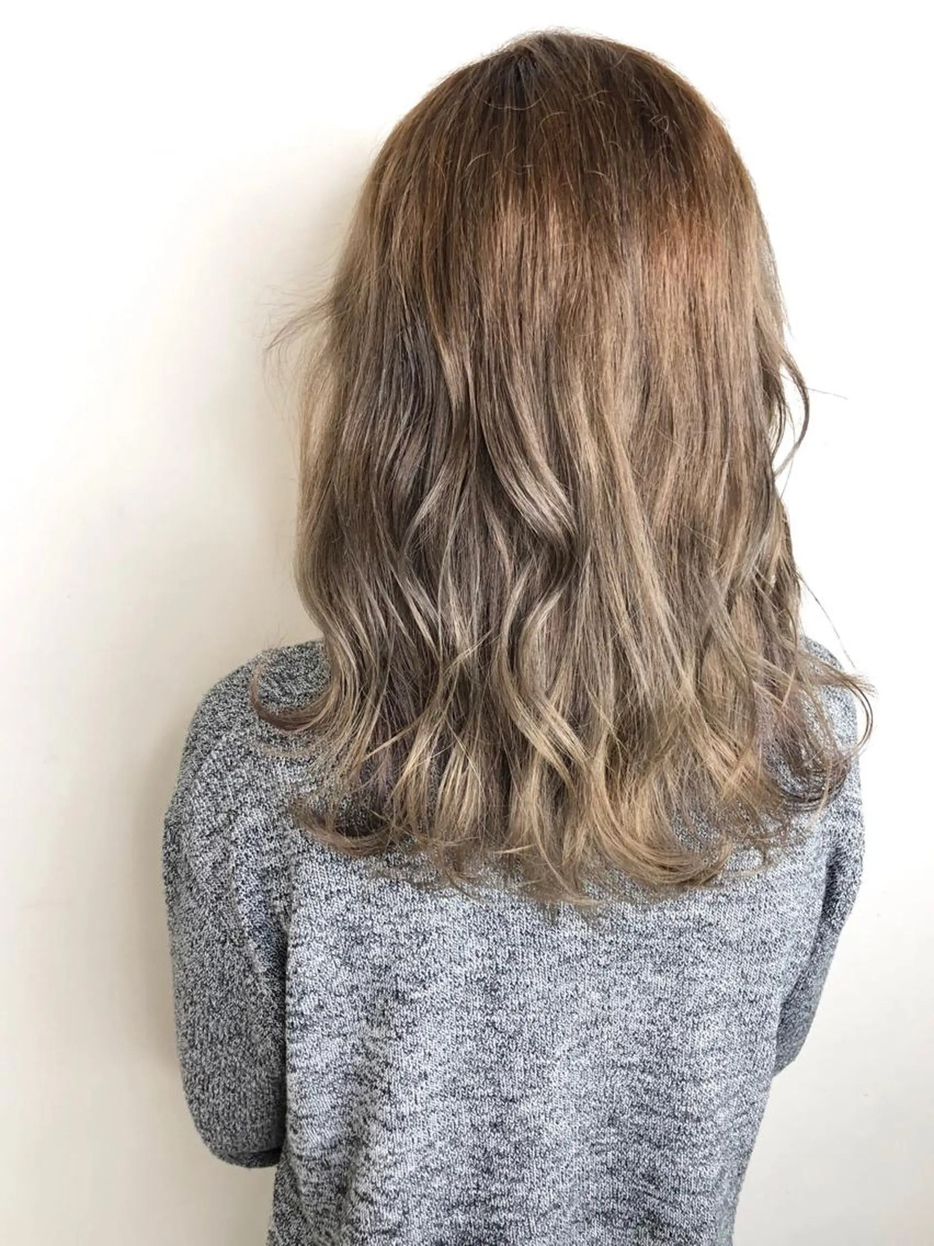 セミロング アッシュ ショートが得意✂️ 藤城建太のヘアスタイル