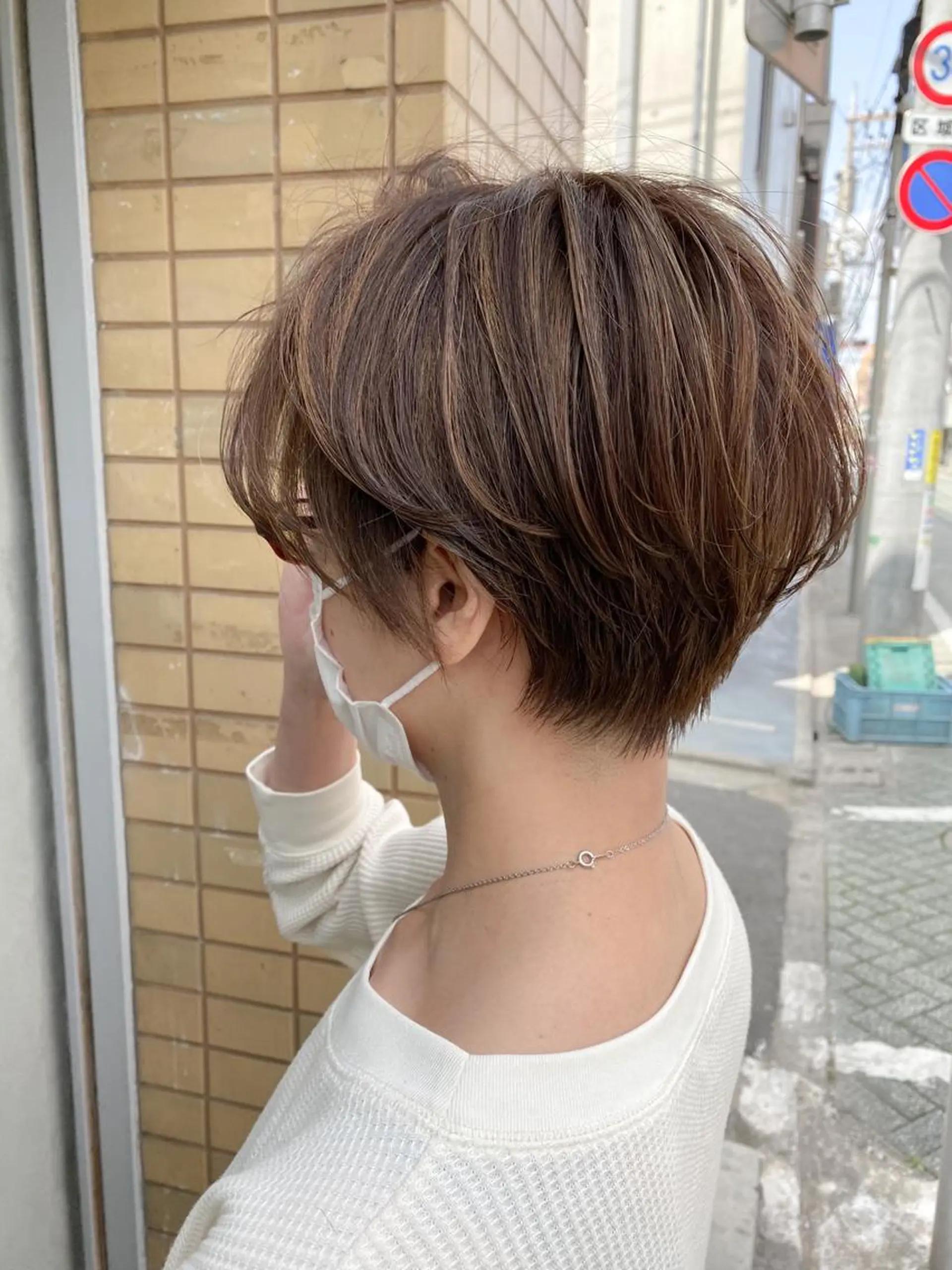 ショート カラー ハイライトカラー ハイライト ショートヘア カット トリートメント 久保亮太 /大人ショートのヘアスタイル