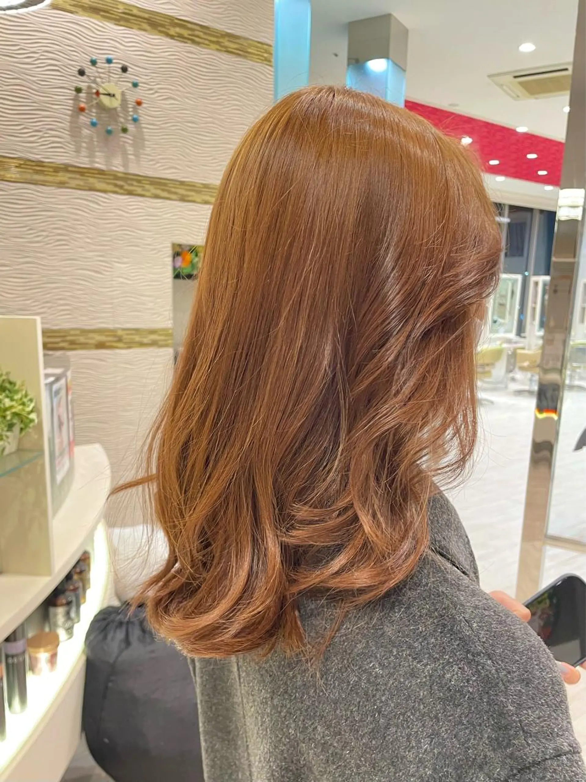 ロング アッシュ 飯塚 愛美のヘアスタイル