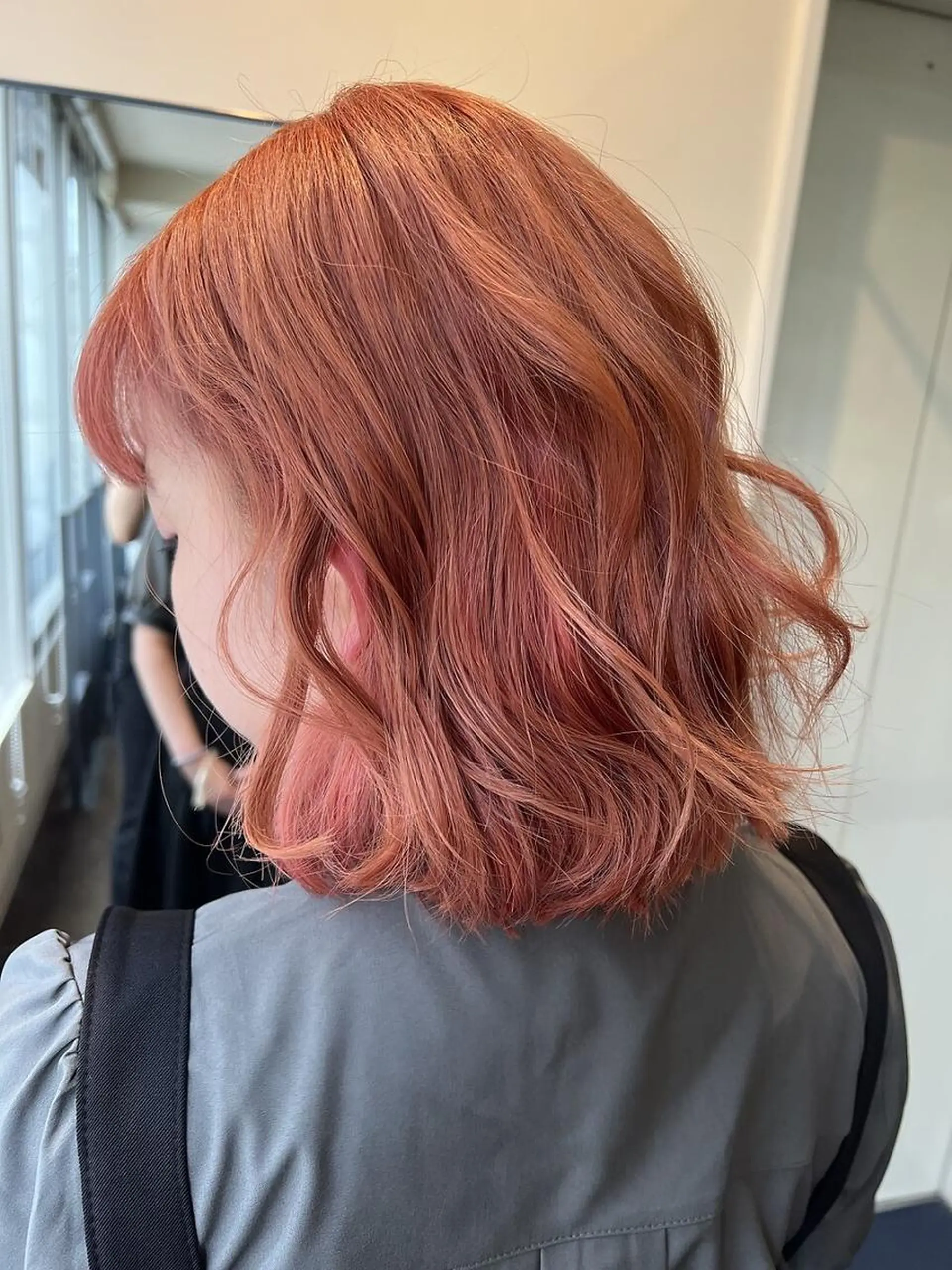 ミディアム カラー ヘアカラー Hanna by W_SALONのヘアスタイル