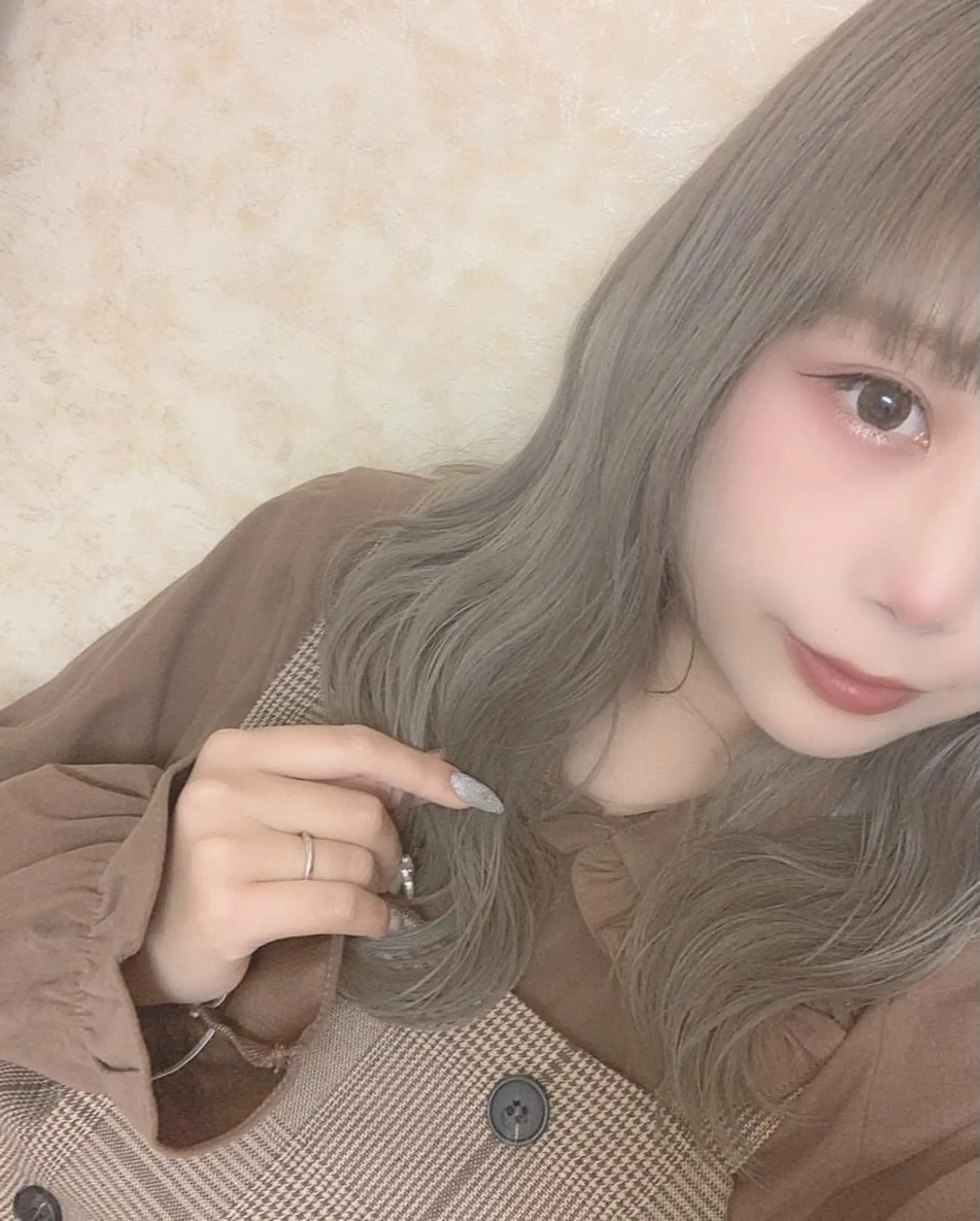 ミディアム カラー ベージュカラー ブリーチ Maison所属・清水 亮太／赤み消しカラーのヘアスタイル