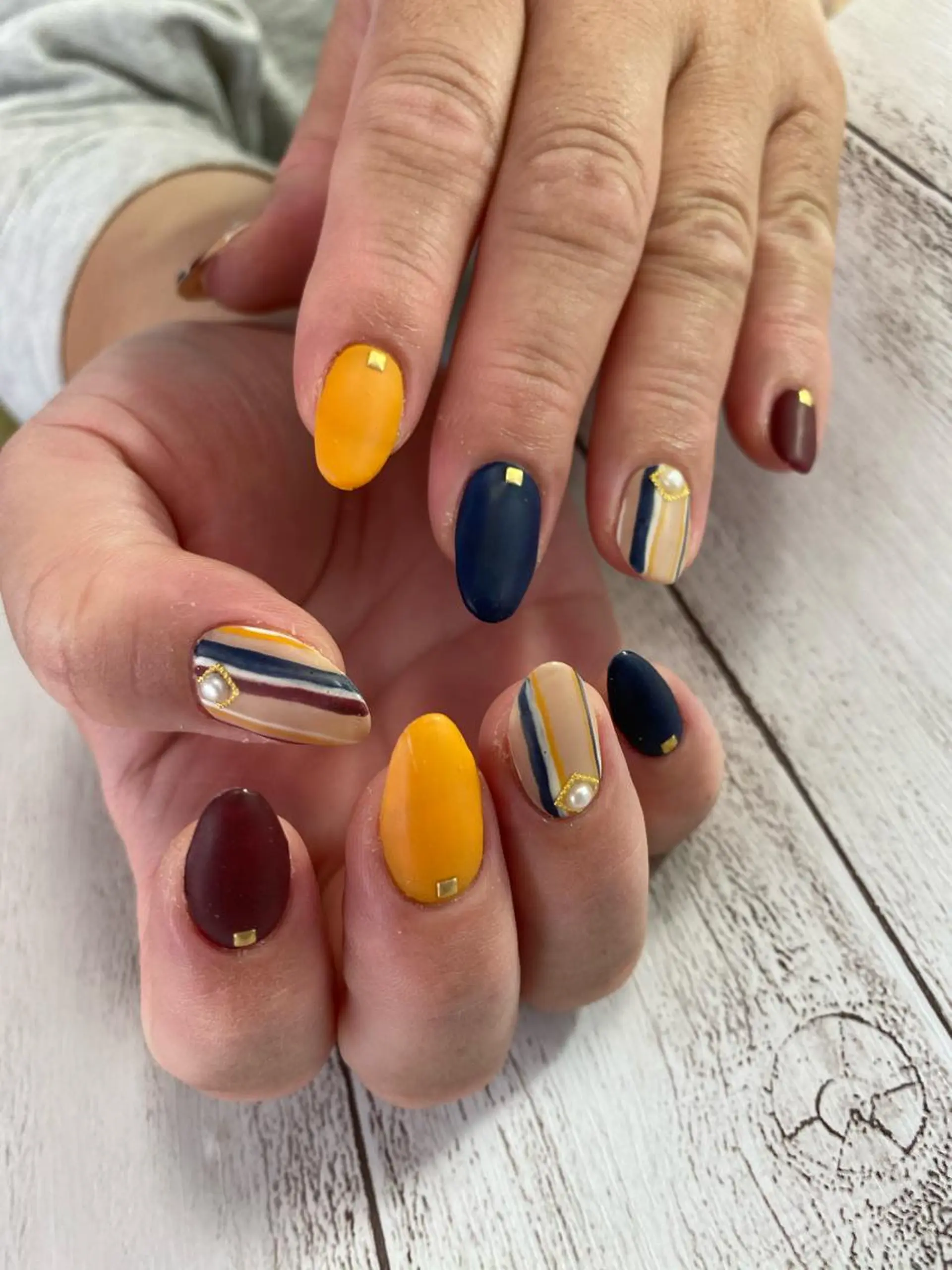 ネイル ハンドネイル NAIL Nutsのネイルデザイン