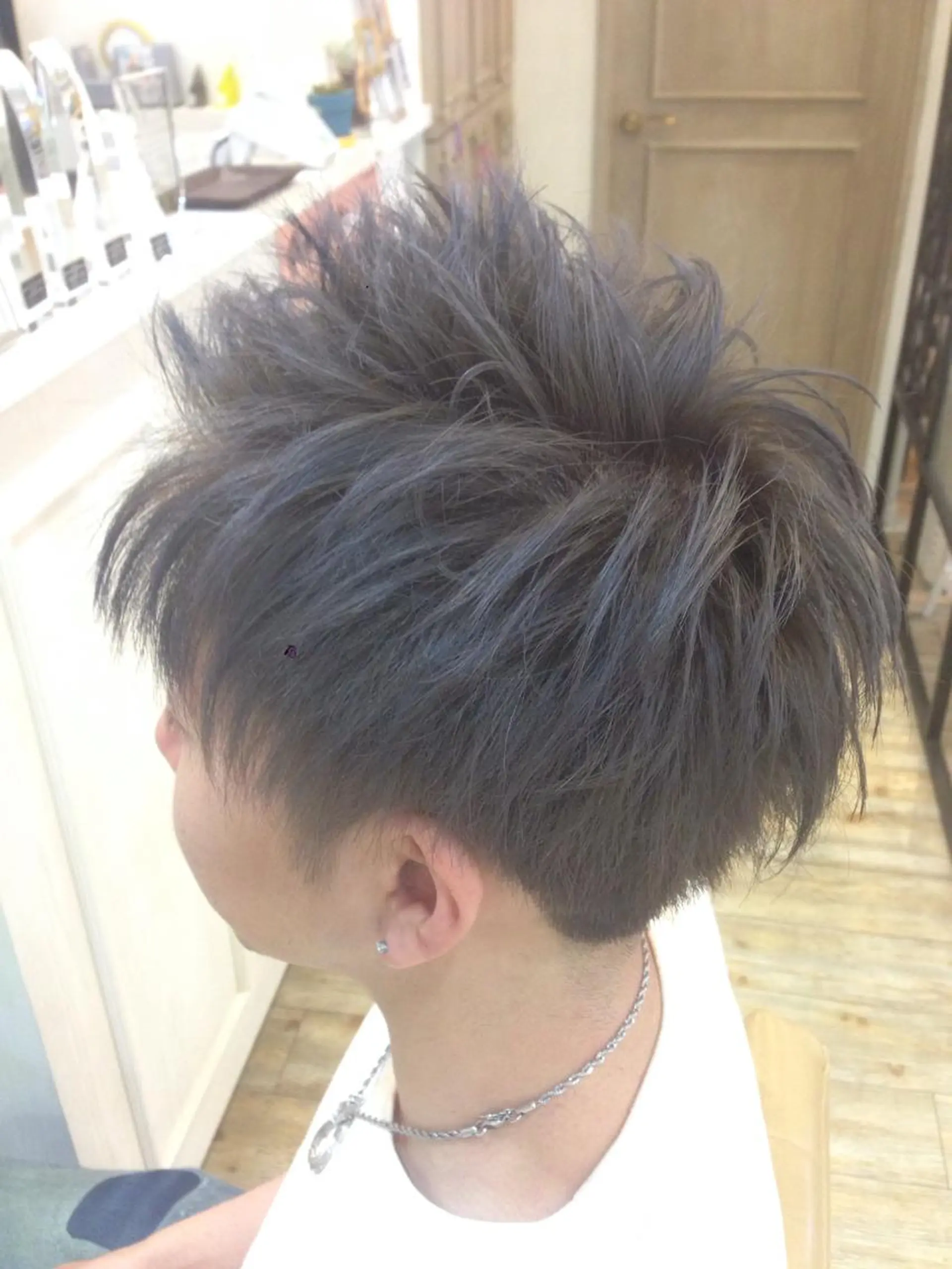 ショート カラー メンズ アッシュ ブルーカラー 小倉 聖也のヘアスタイル