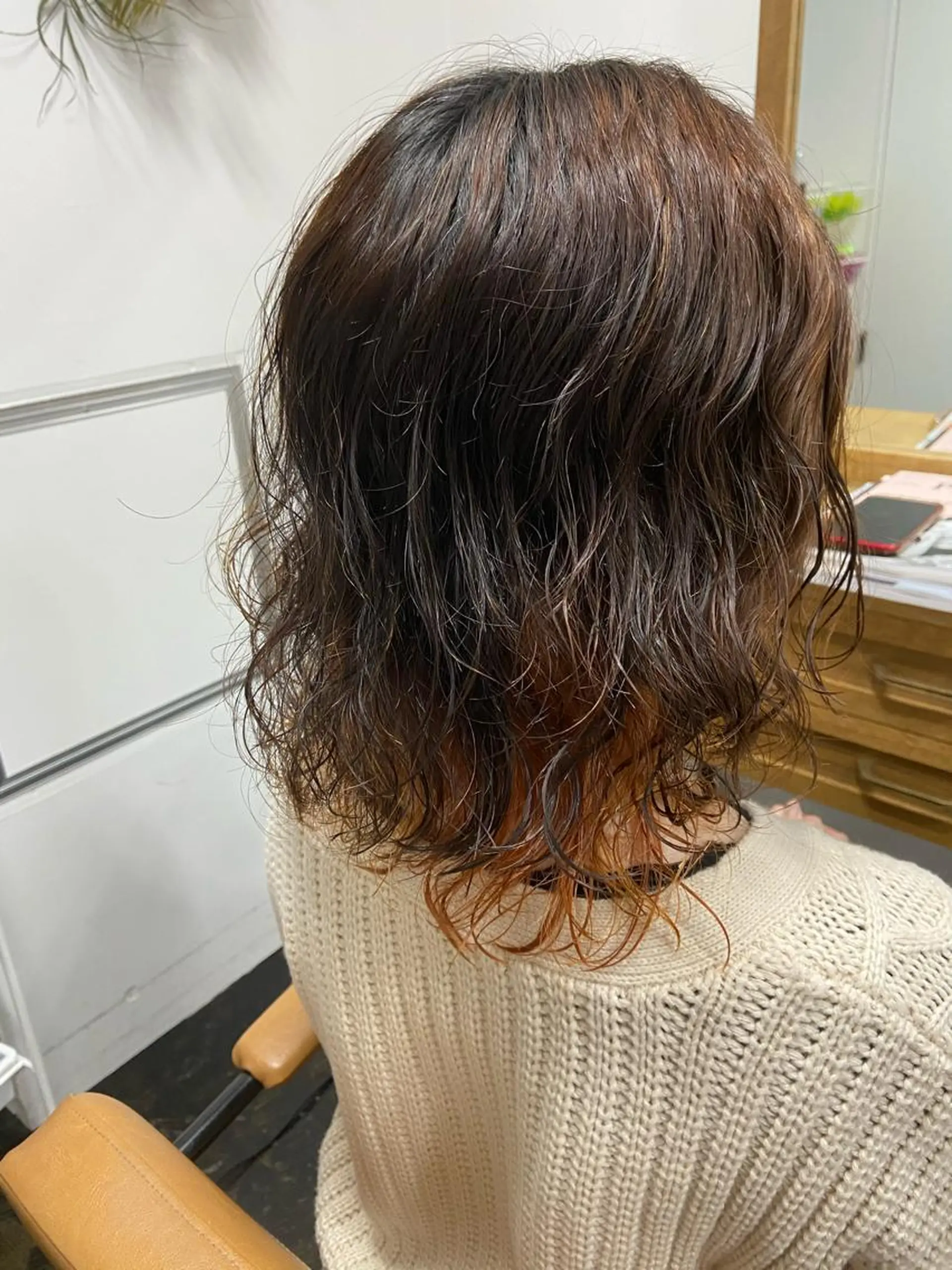 ミディアム パーマ ミディアムパーマ レイヤーカット ウルフカット sato harunaのヘアスタイル