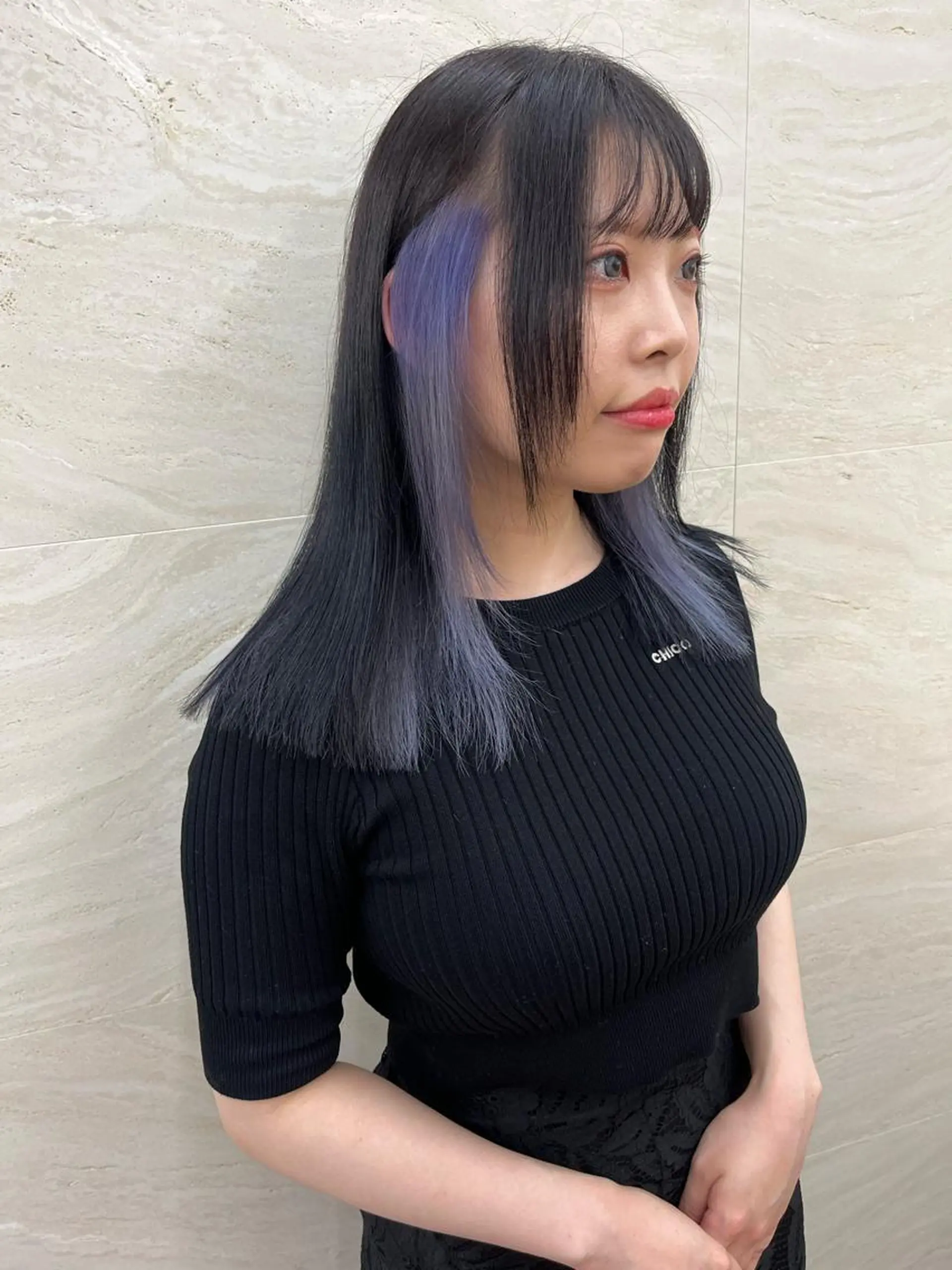 セミロング カラー ヘアアレンジ カット ヘアカラー トリートメント ヘアセット 🎀透明感ブリーチ カラー🎀ミズキのヘアスタイル