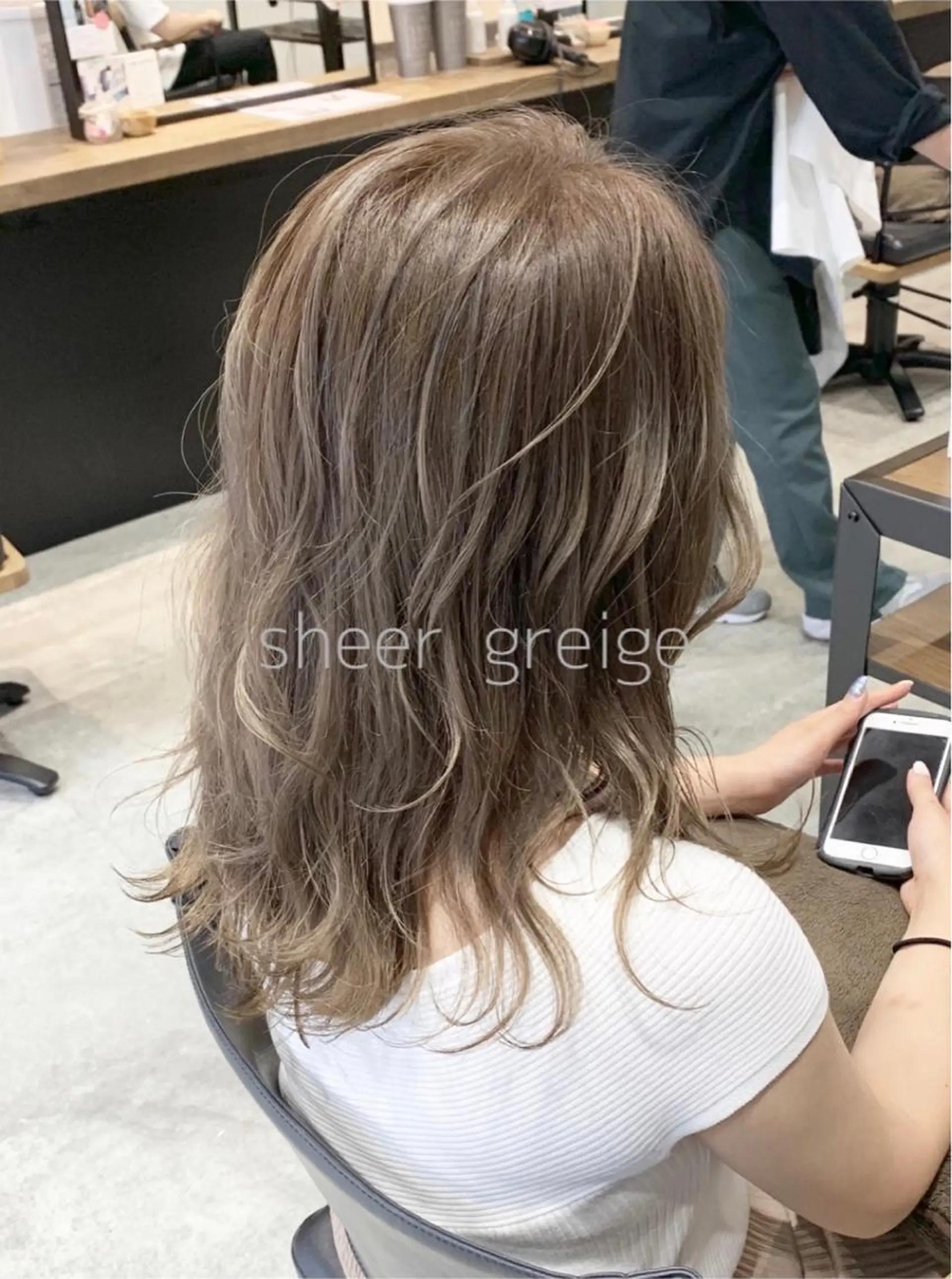 セミロング カラー ヘアアレンジ ブリーチ 透明感カラー グレージュ シアーグレージュ カット ヘアカラー SALOWIN川崎所属・似合わせレイヤー/ 美髪縮毛矯正/ミナエのヘアスタイル