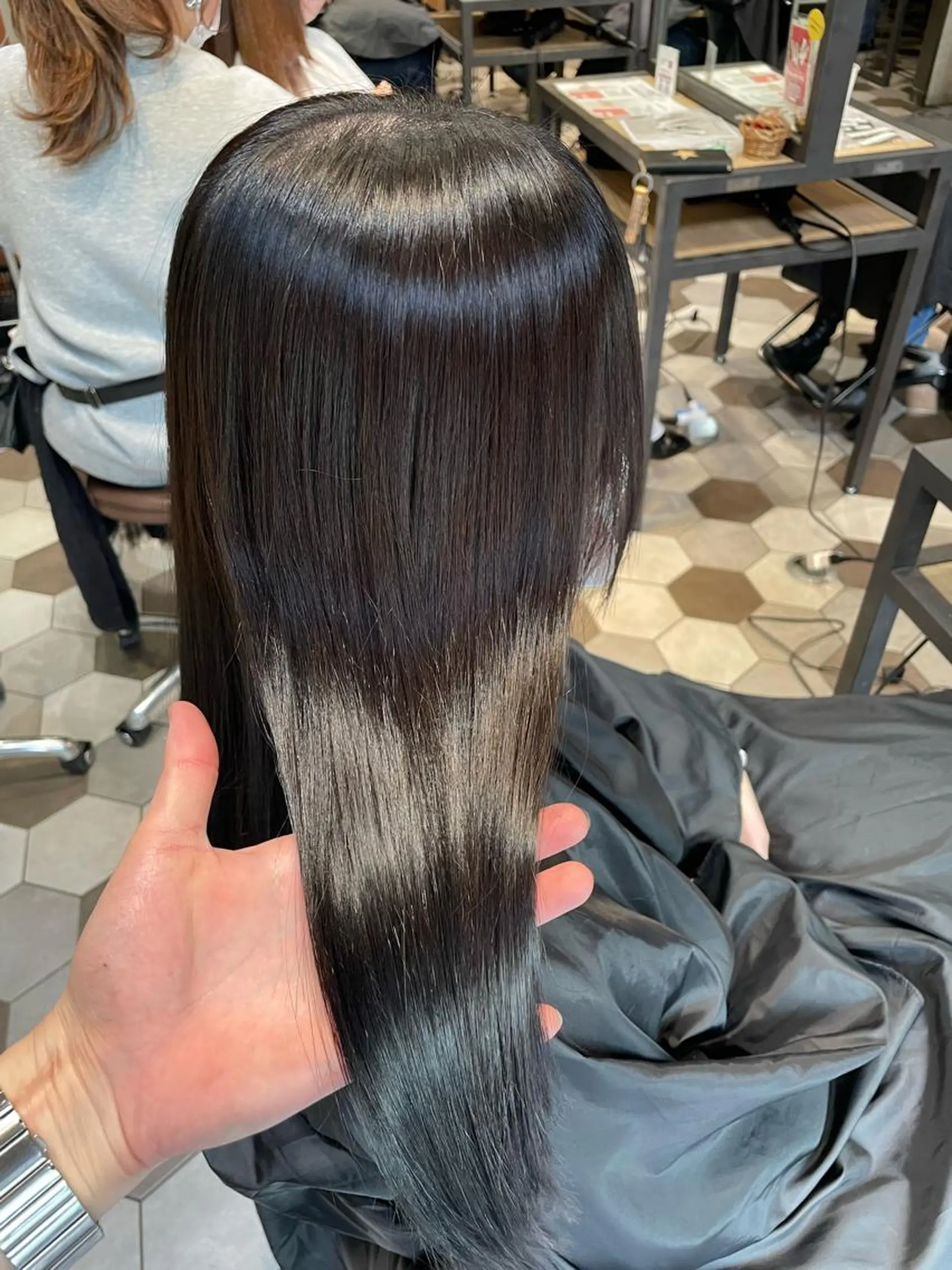 ロング カット 縮毛矯正 トリートメント 髪質改善、縮毛矯正 酸性縮毛矯正のヘアスタイル