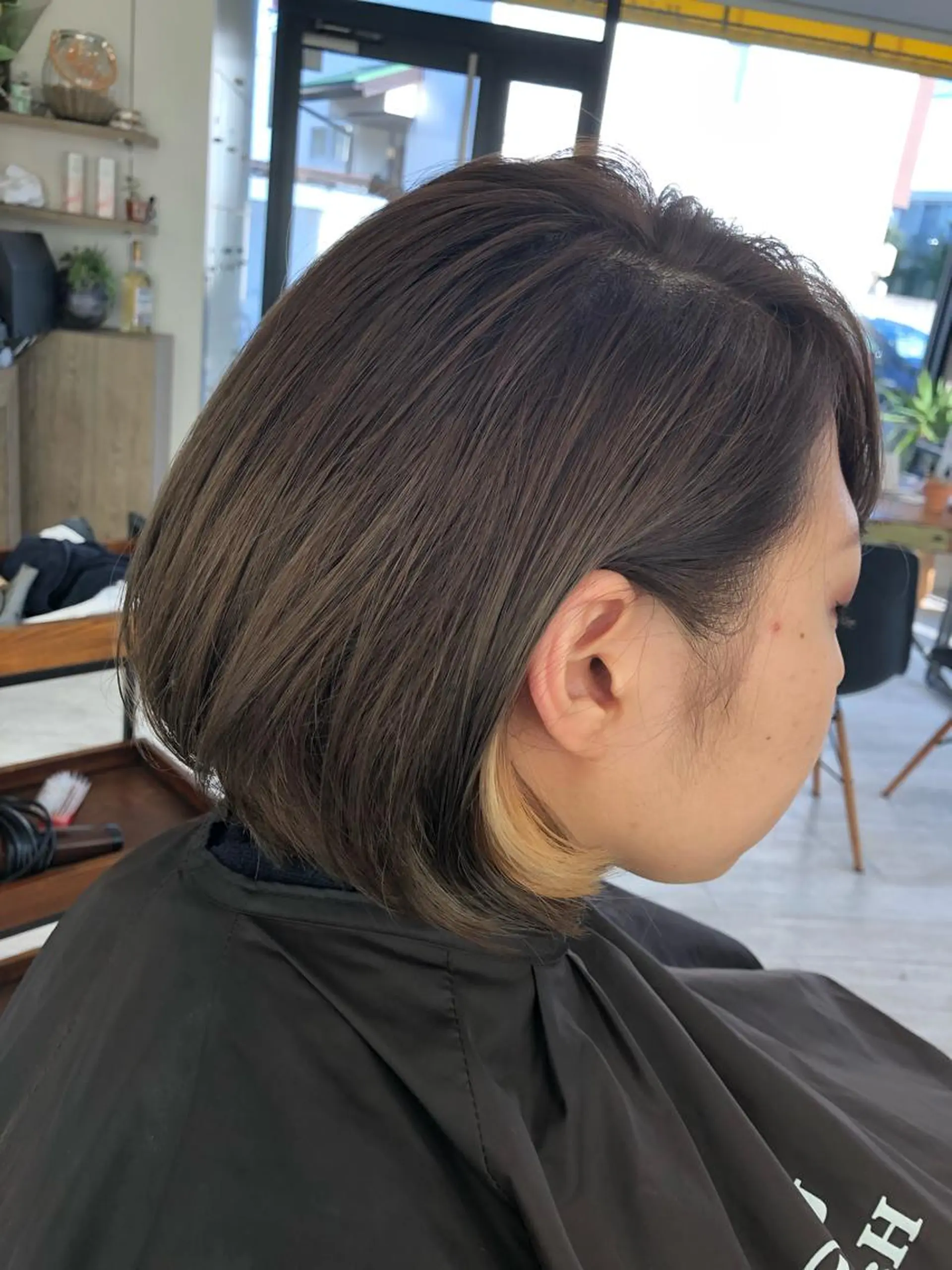 ショート カラー イヤリングカラー 山田 香織のヘアスタイル