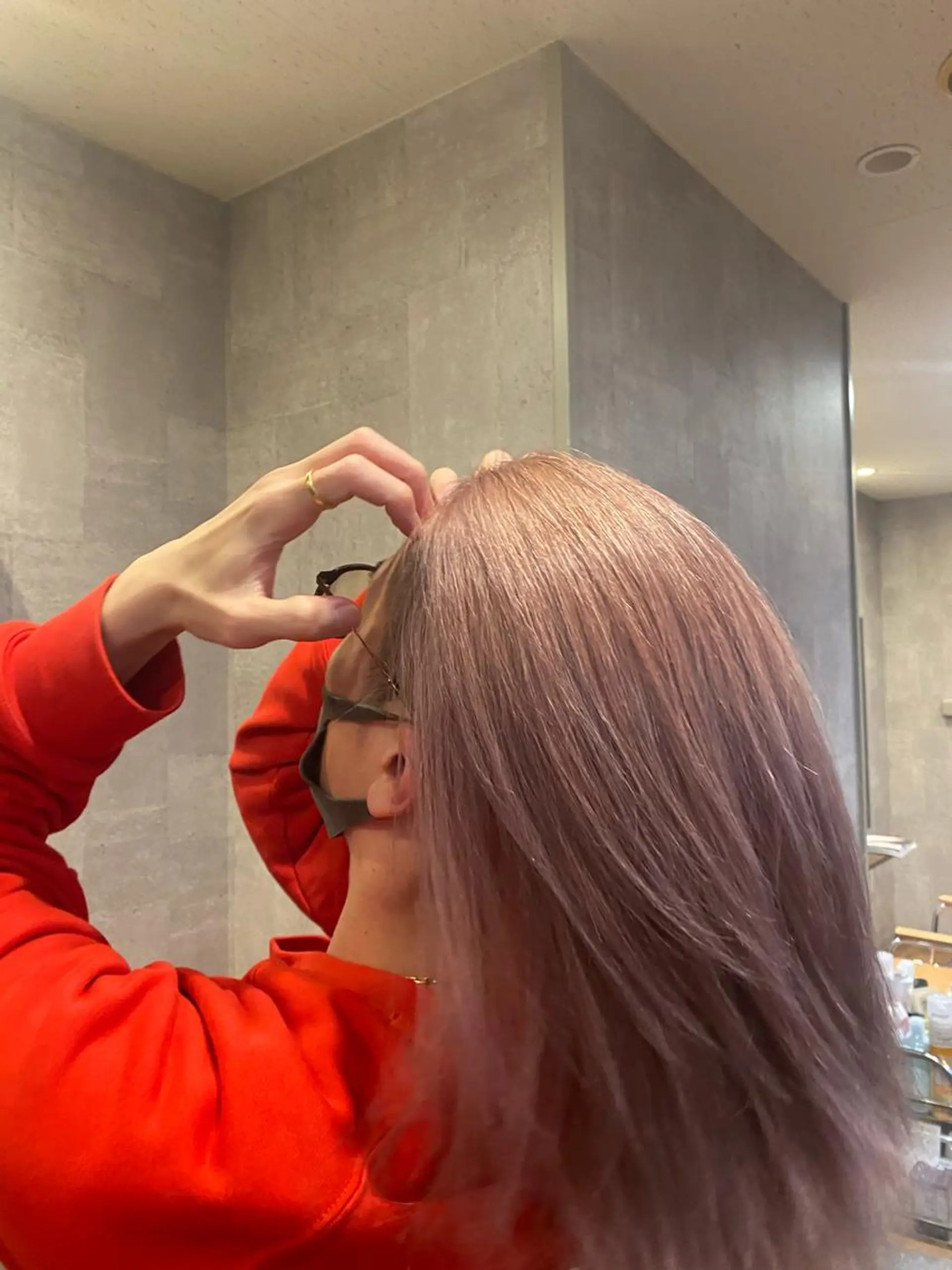 ミディアム Krass Kobe所属・鈴木 ルナのヘアスタイル