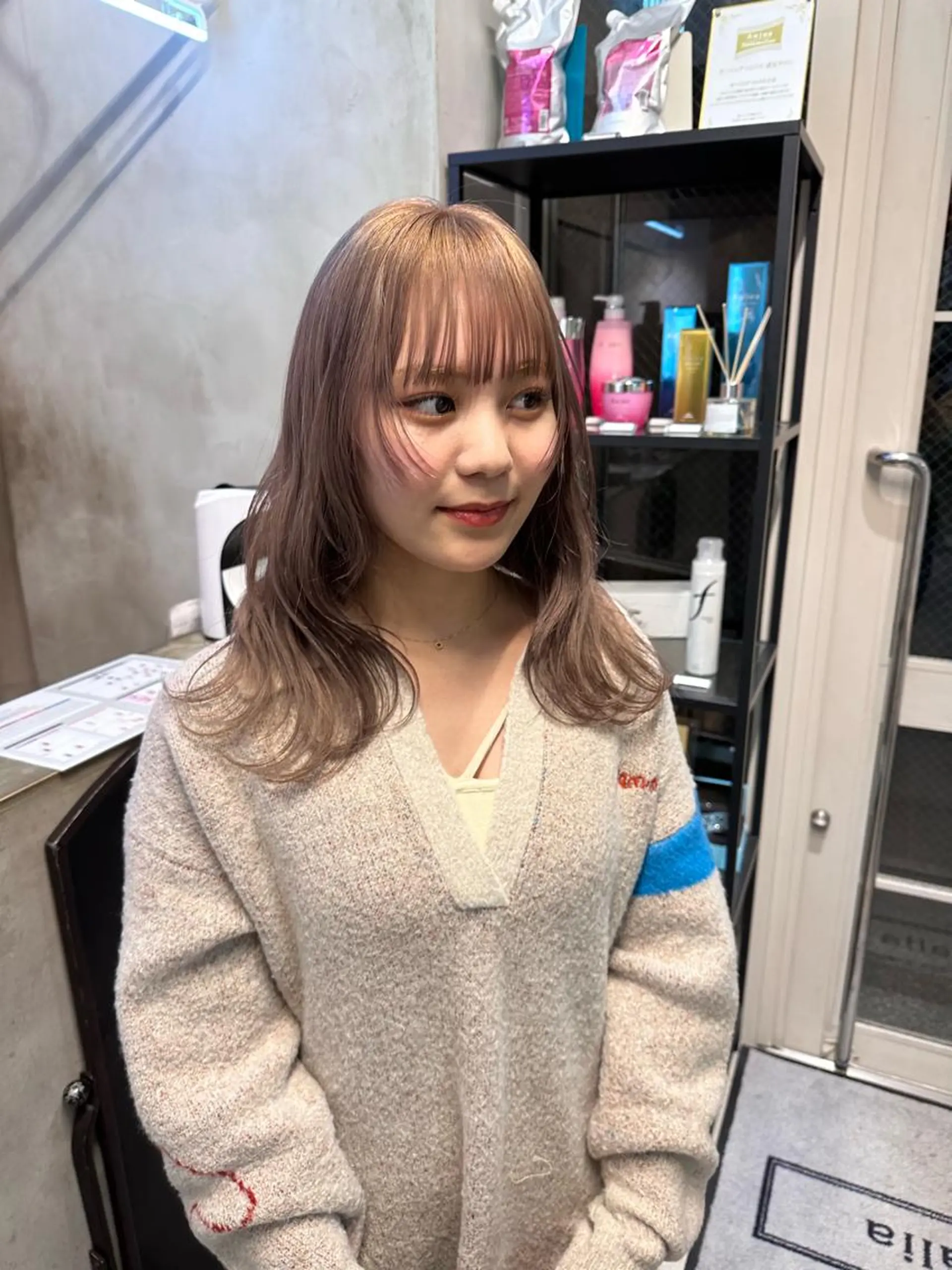 セミロング カラー ヘアカラー トリートメント REINA☁️透明感 カラー/ぷつっと♡のヘアスタイル