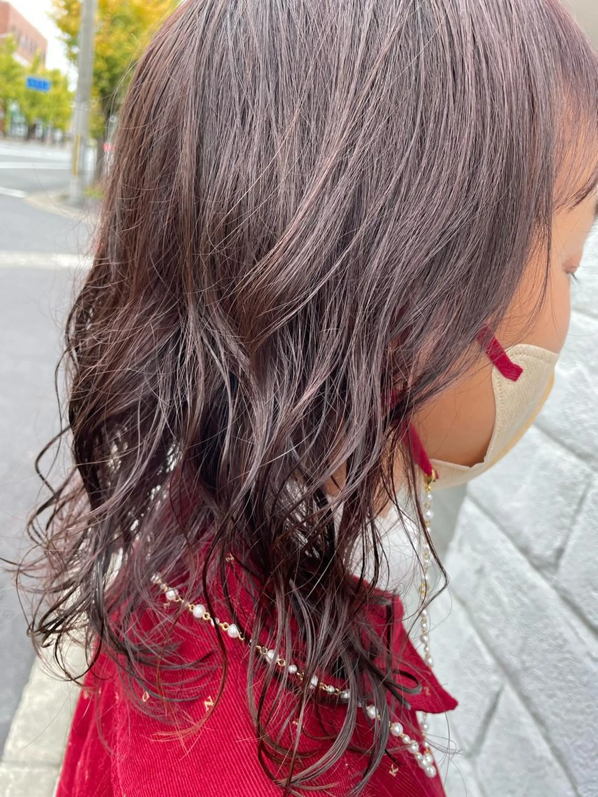 カラー ブリーチ ブラウンカラー ブリーチなしカラー ピンクカラー 大賀 チサトのヘアスタイル