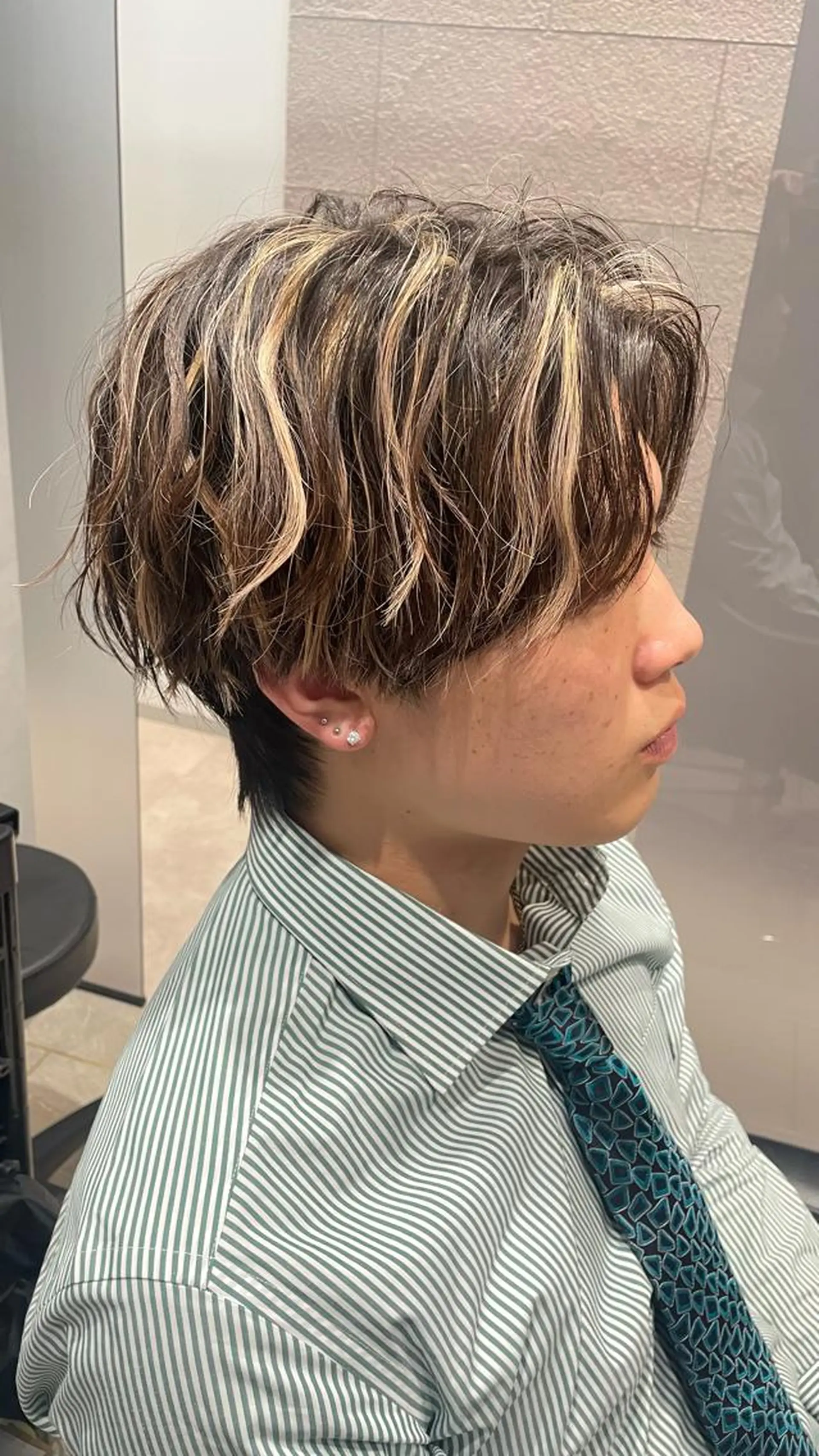 ショート カラー ハイライトカラー ハイライト カット ヘアカラー トリートメント EMANONシェアサロン心斎橋店所属・韓国メンズヘア　ミル クティボブ　足立佳代のヘアスタイル
