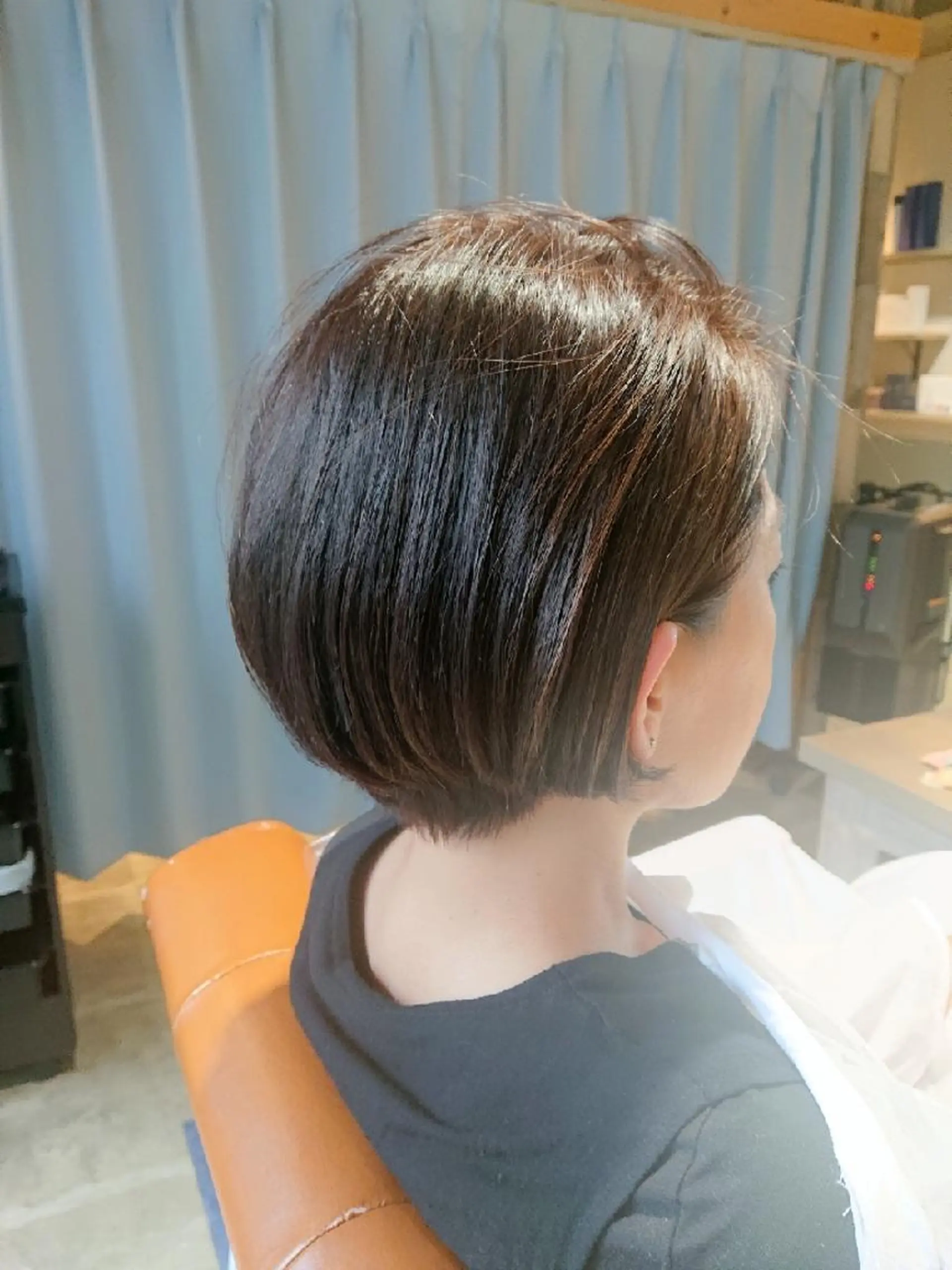ショート カット ヘアカラー トリートメント alushe 岡 陽子のヘアスタイル