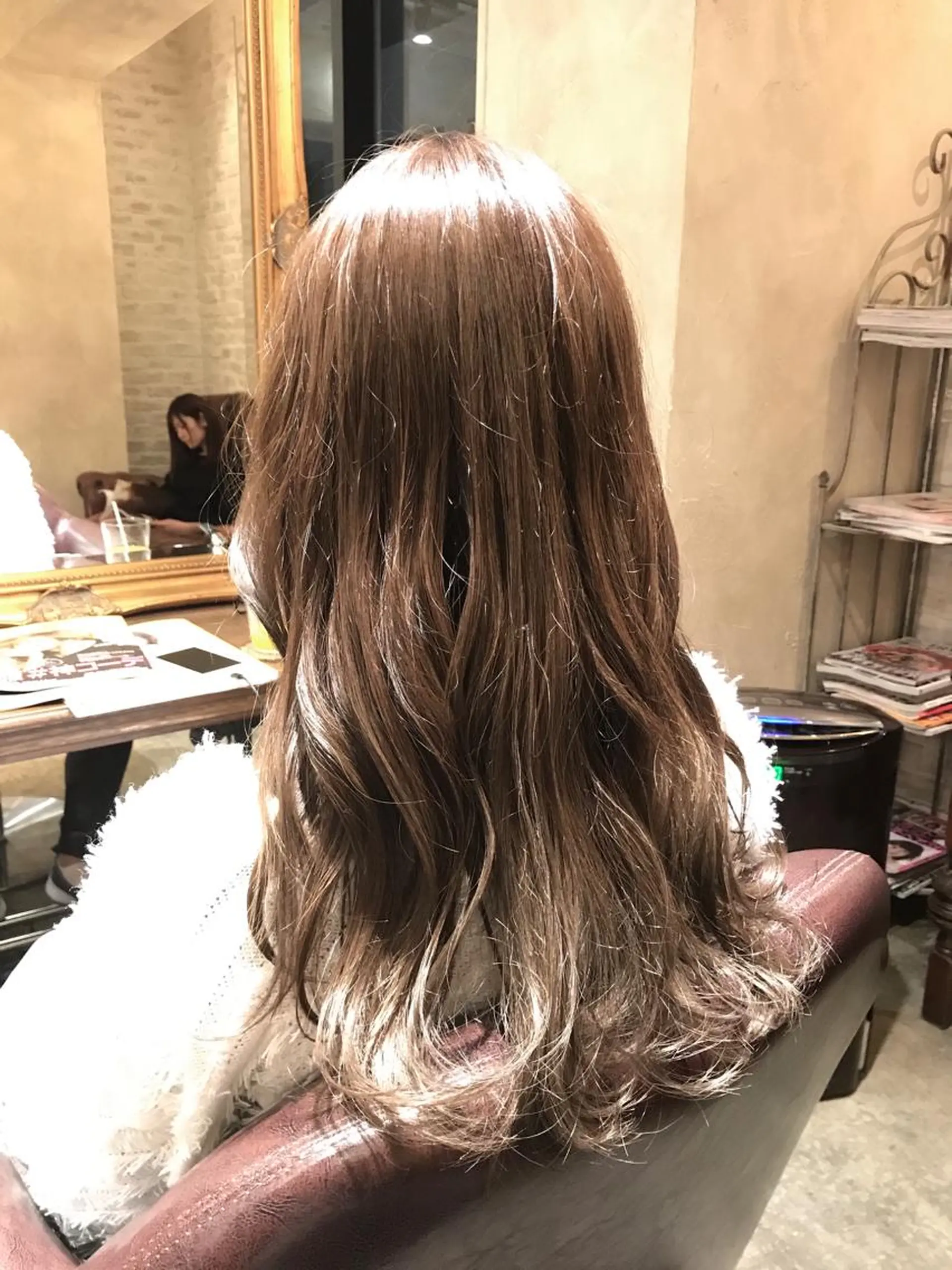 セミロング カラー ヘアアレンジ ベージュカラー ハイライトカラー ハイライト 🌈髪質改善💕 縮毛矯正✨青木まで✨のヘアスタイル