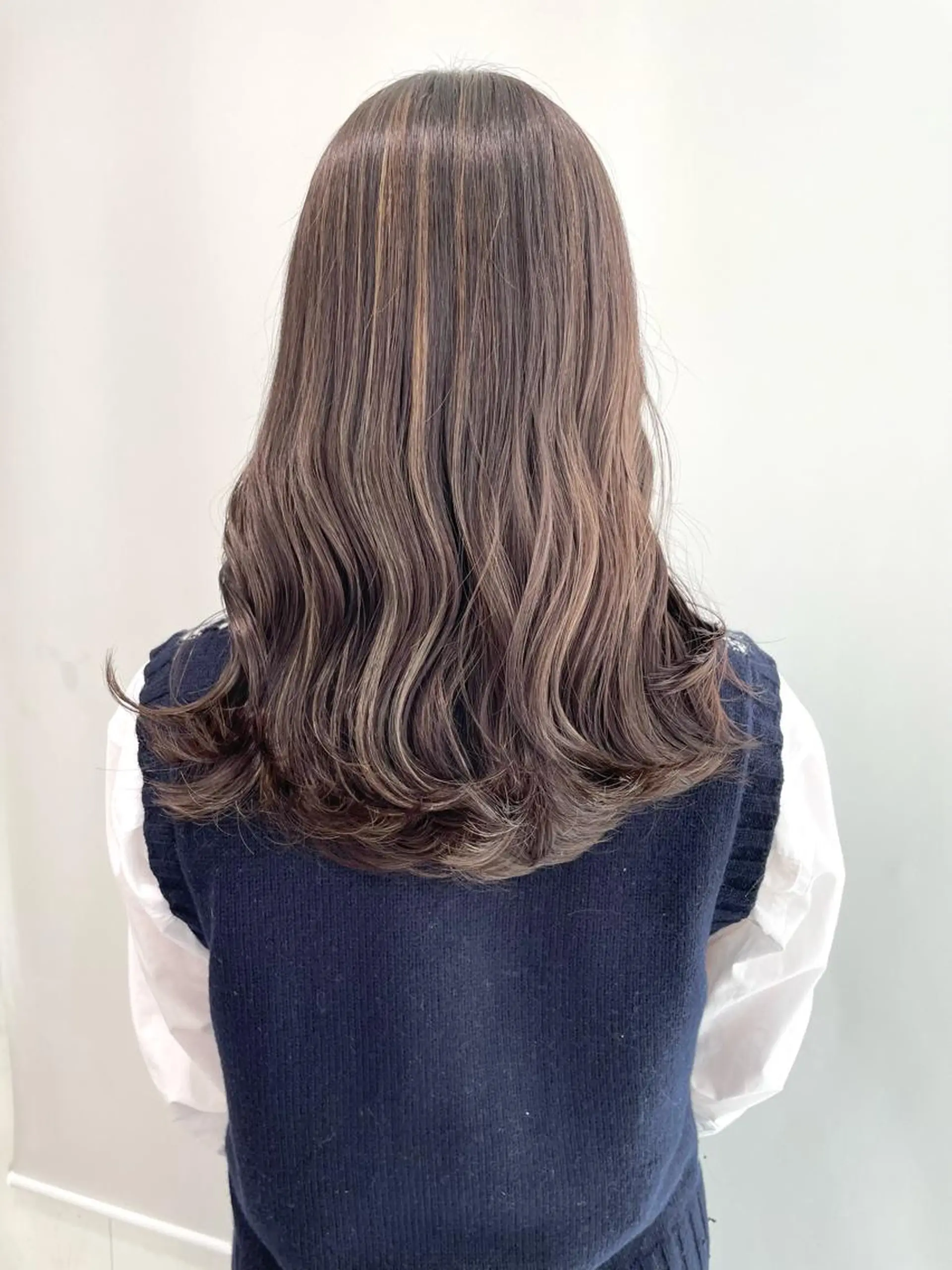 ロング カラー 壽真央 /ブリーチカラーのヘアスタイル
