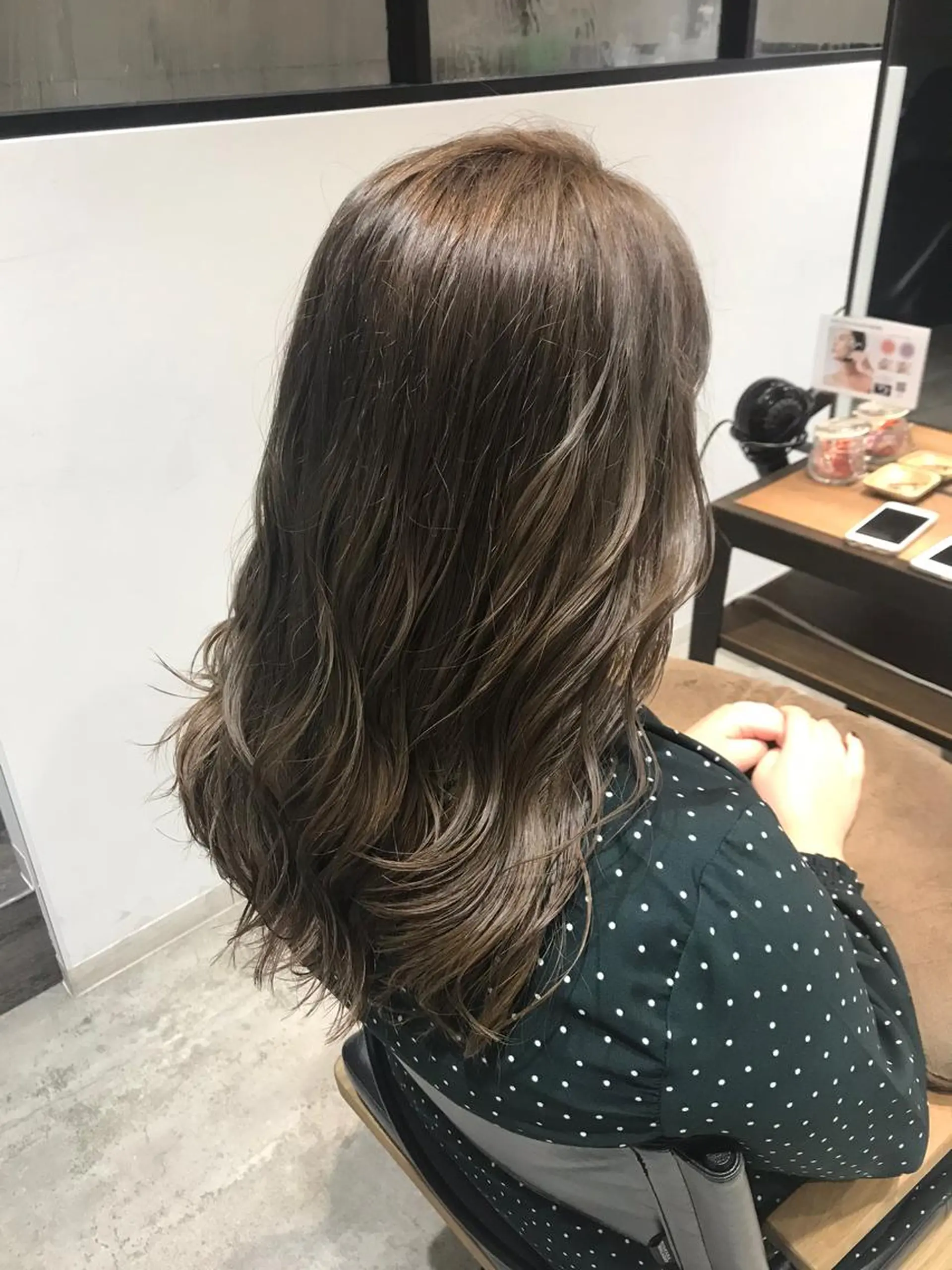 ロング カラー ヘアアレンジ ベージュカラー ミルクティーベージュ ヘアカラー トリートメント SALOWIN川崎所属・似合わせレイヤー/ 美髪縮毛矯正/ミナエのヘアスタイル