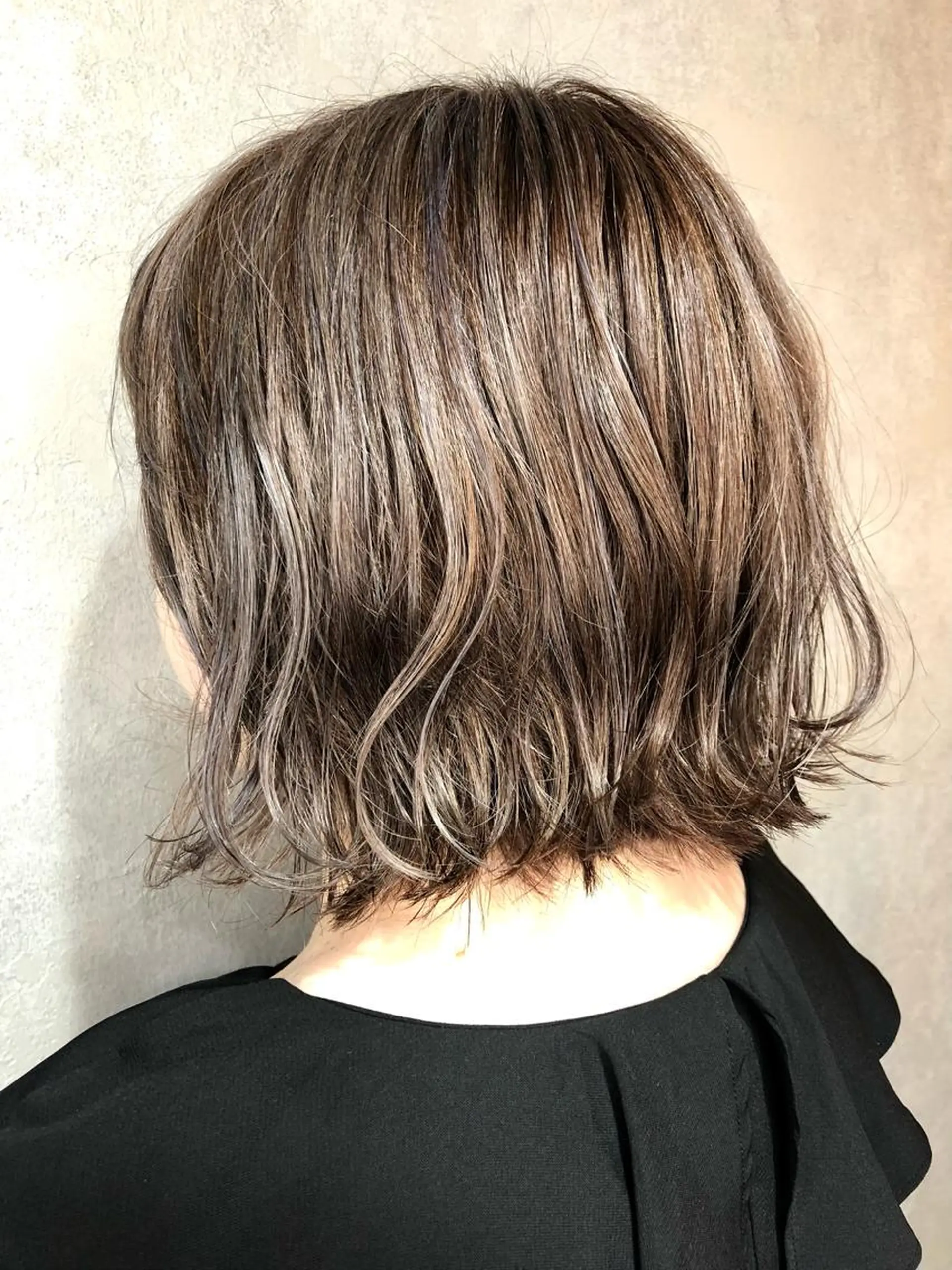 ショート ボブ ハイライト 外ハネヘア 💗艶カラー💗 CECILのヘアスタイル