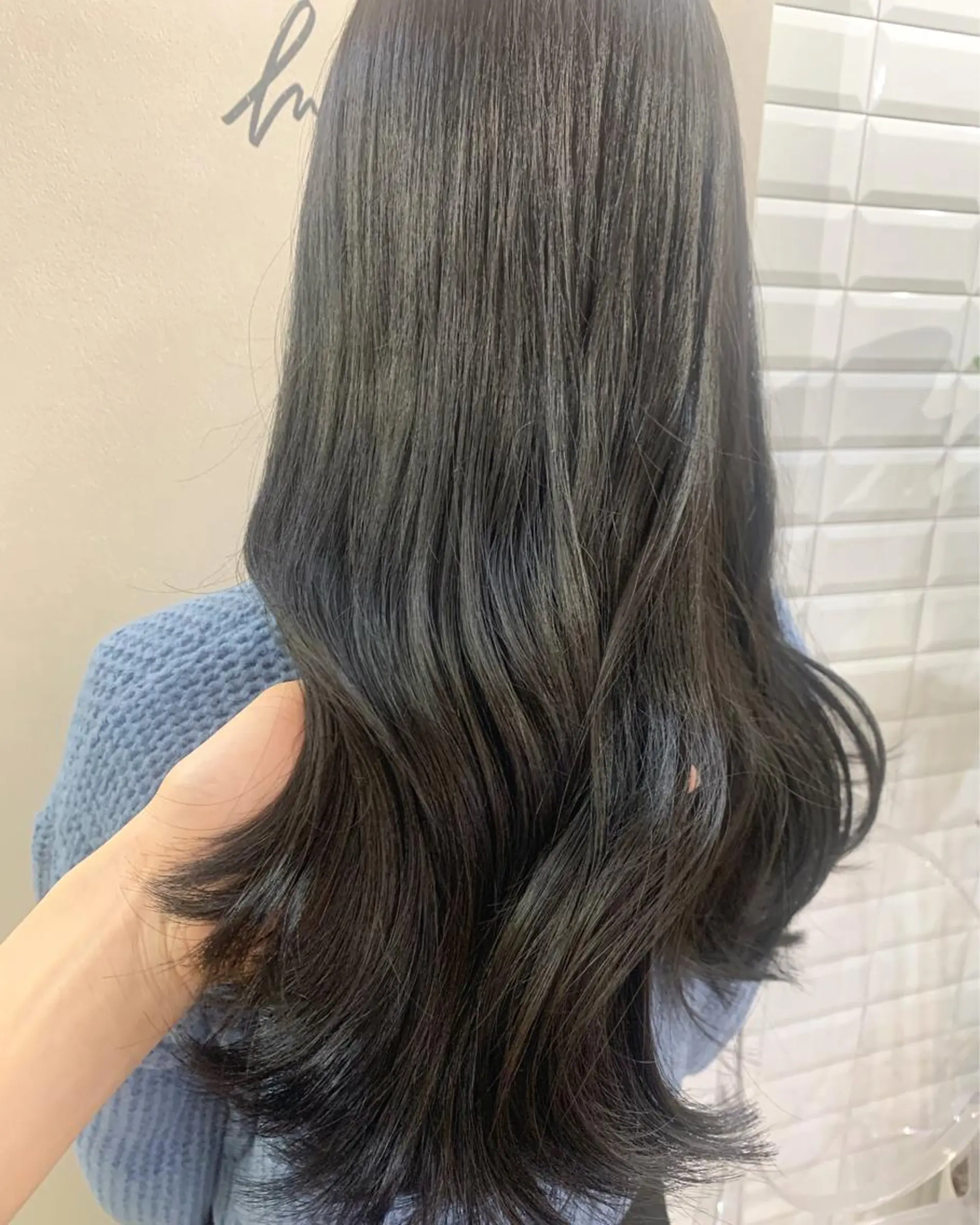 ロング カラー ブルーカラー ブルーグレー 透明感カラー カット ヘアカラー トリートメント hub hair レイヤー/透明感のヘアスタイル