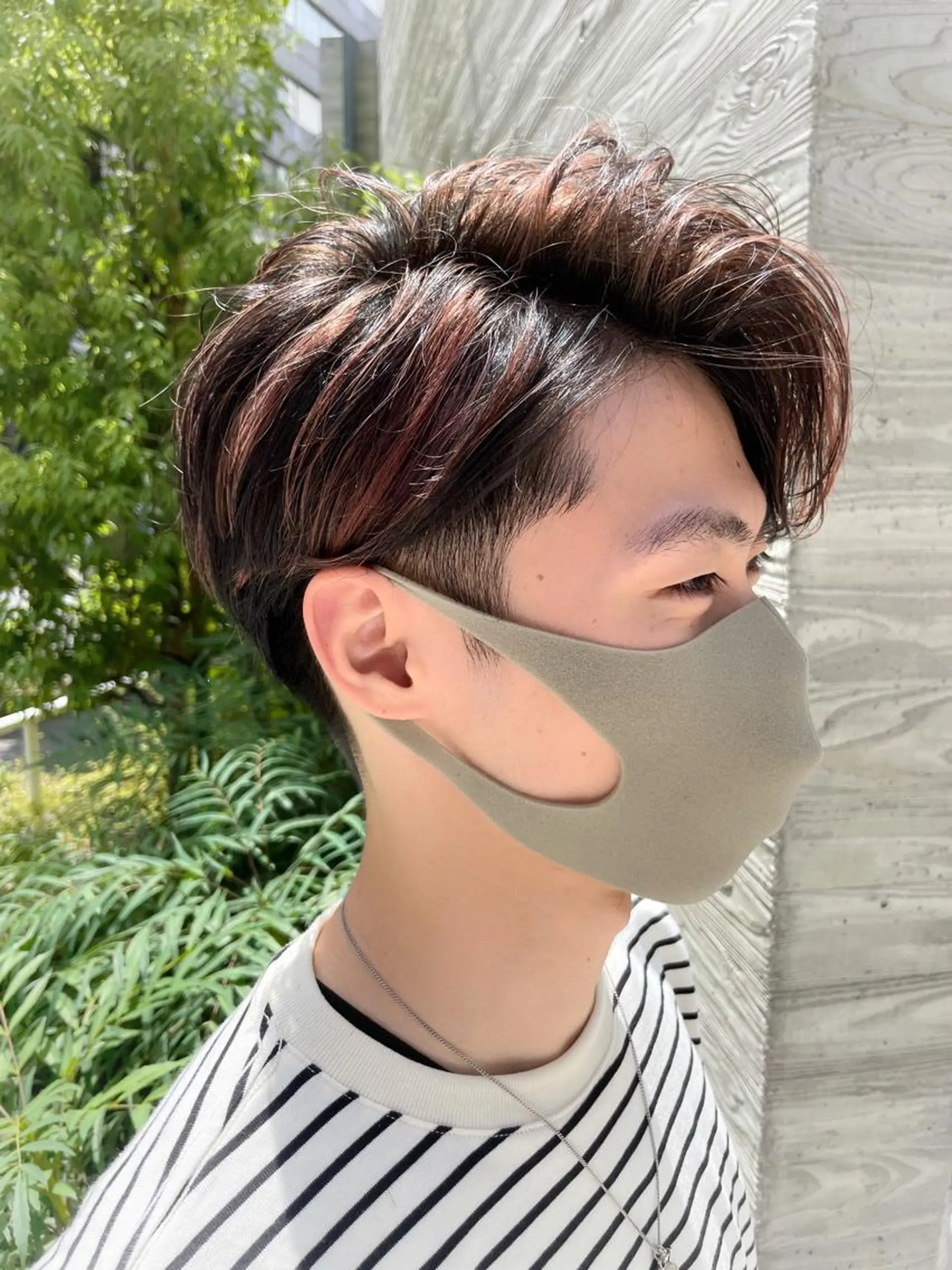 ミディアム カラー メンズ メンズブリーチ メンズハイライト ブリーチ デザインカラー ハイライトカラー カット ヘアカラー トリートメント ヘアセット メンズNO.1口コミ 高評価🟡三澤拓海✅のヘアスタイル