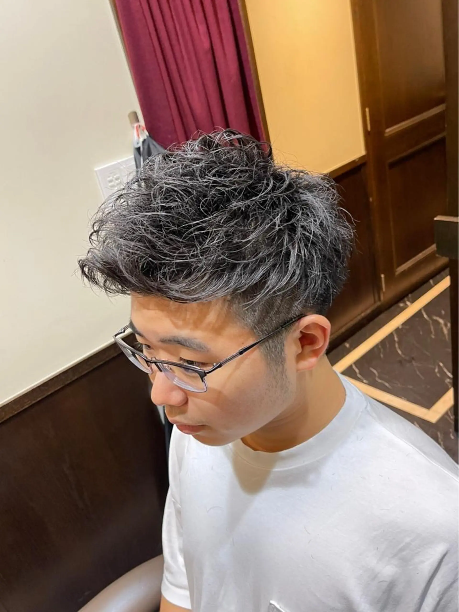 ショート カラー パーマ メンズ ブロー東京　有楽町店所属・TAKUMI/銀座/ ビジネス/フェードのヘアスタイル