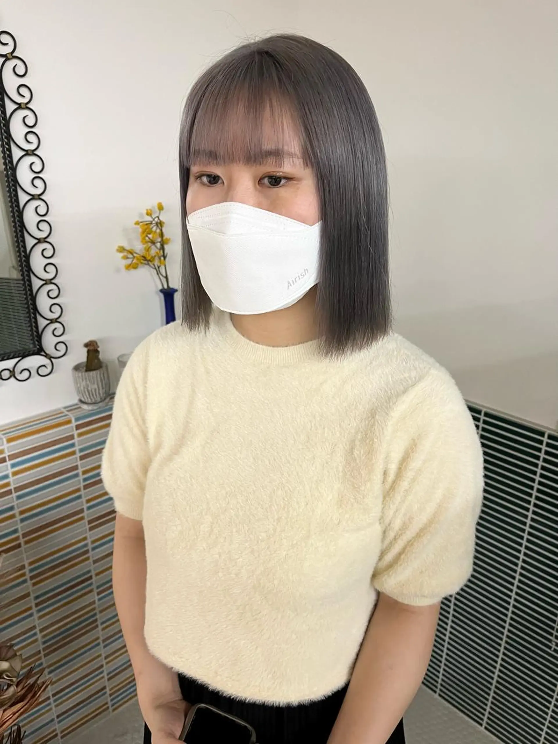 ミディアム カラー ブリーチ シルバー ヘアカラー トリートメント 🩷ハイトーン透明感 レイヤー🩷ユリカのヘアスタイル