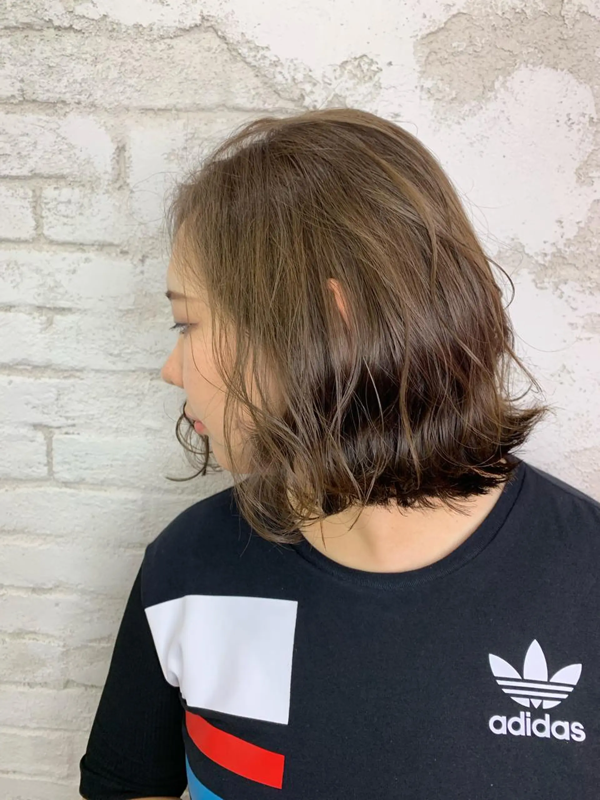 ミディアム カラー グレージュ イルミナカラー タンバルモリ ヘアカラー トリートメント 韓国ヘア✨グレージュ カラーasamiのヘアスタイル