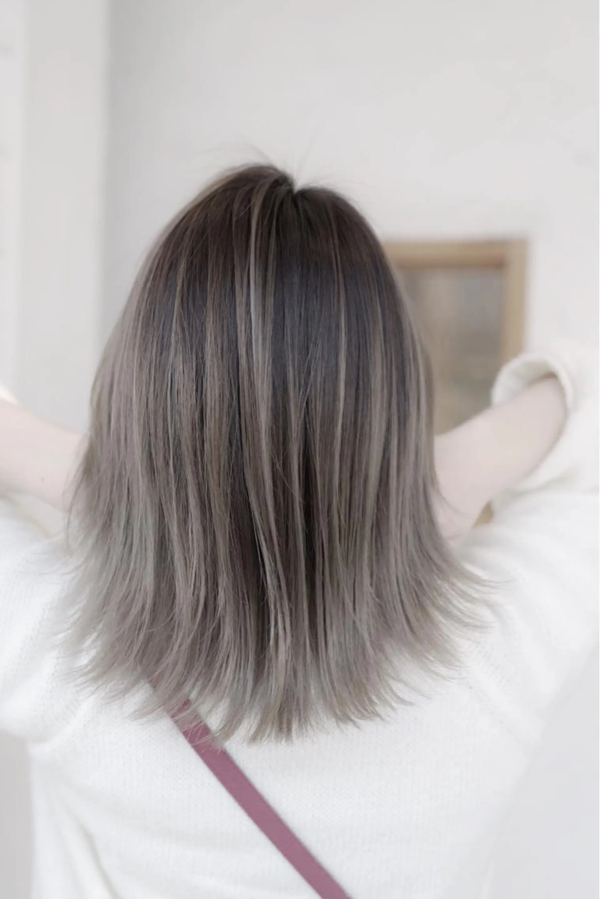 ミディアム カラー バレイヤージュ レイヤーカット sky所属・くわやま まさきのヘアスタイル