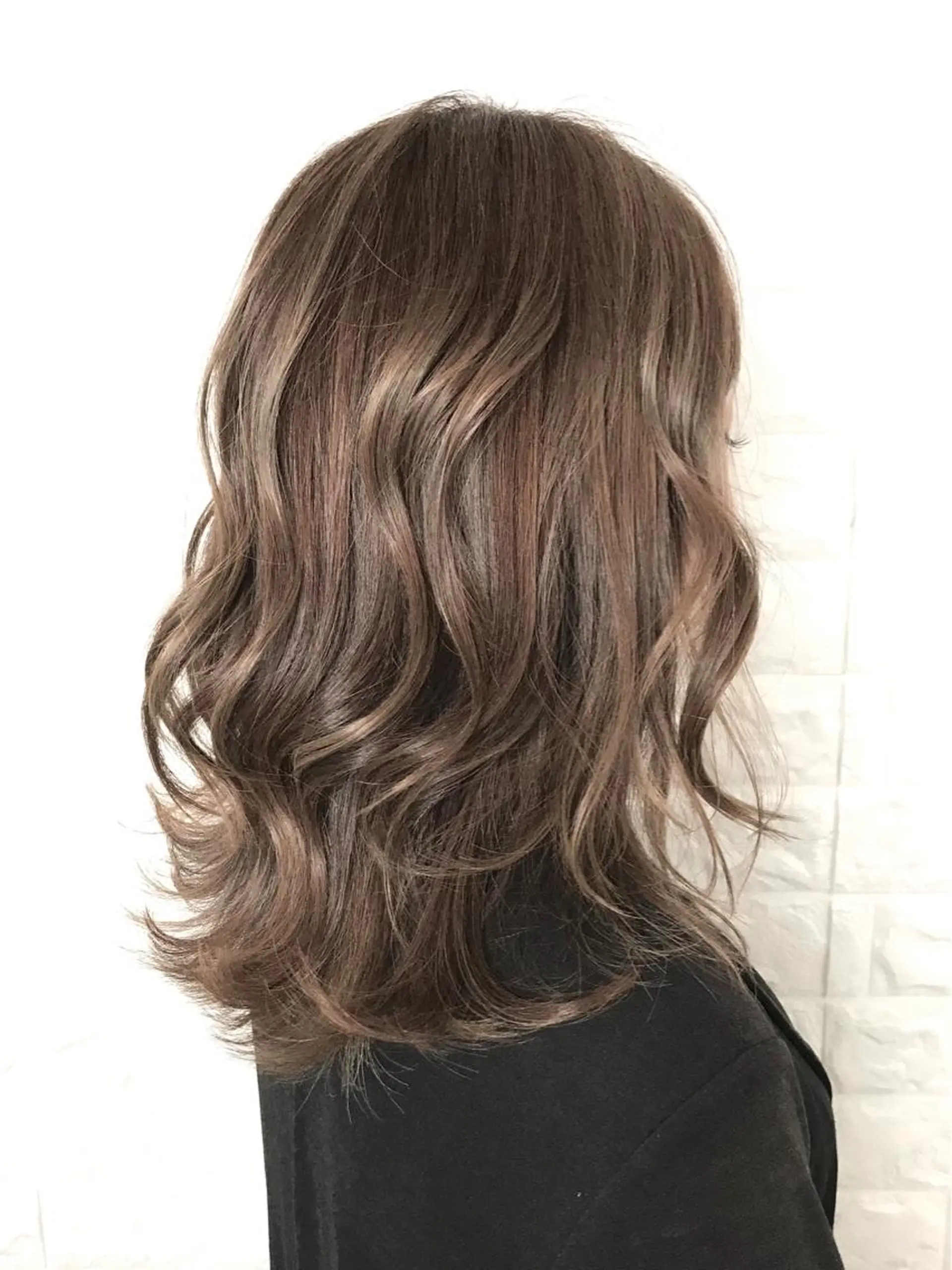 セミロング カラー ベージュカラー ハイライトカラー ハイトーンカラー イルミナカラー ハイライト エイジングケア特化 美容師✂️山崎竜二のヘアスタイル