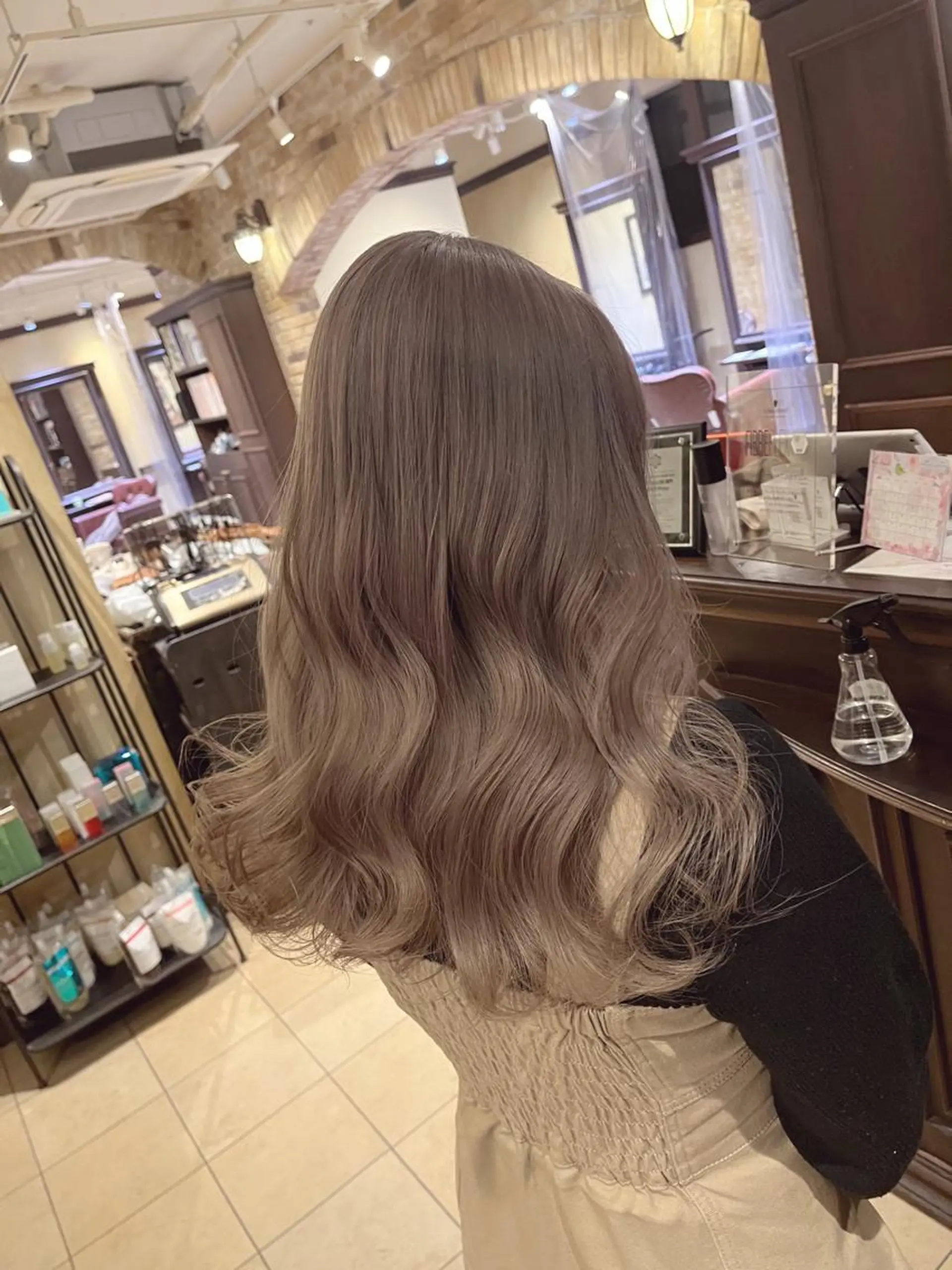 ロング ヘアカラー 🧡ミルクティー/ レイヤー🧡ショウナのヘアスタイル