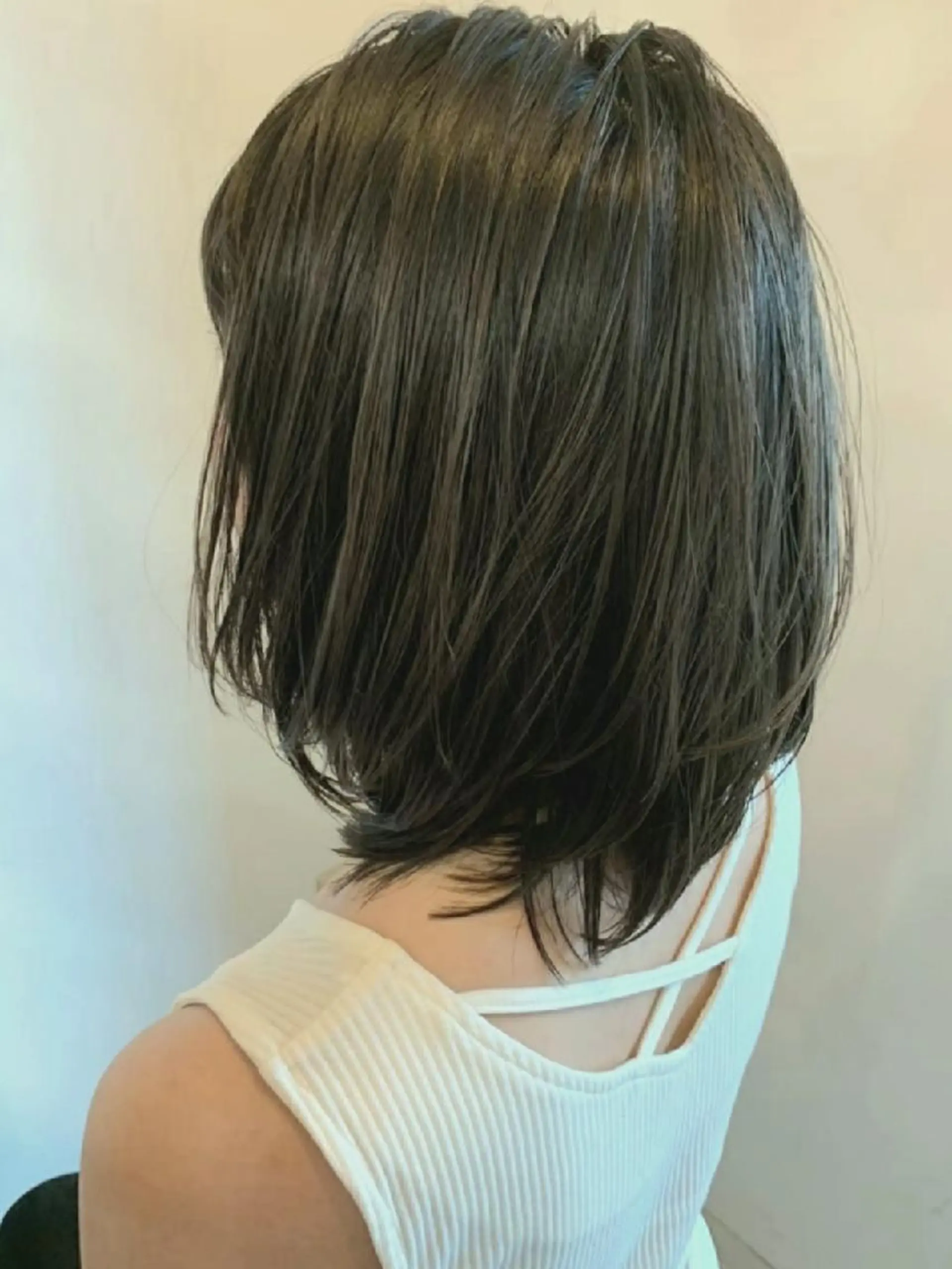ミディアム デザイナー Anne アンのヘアスタイル
