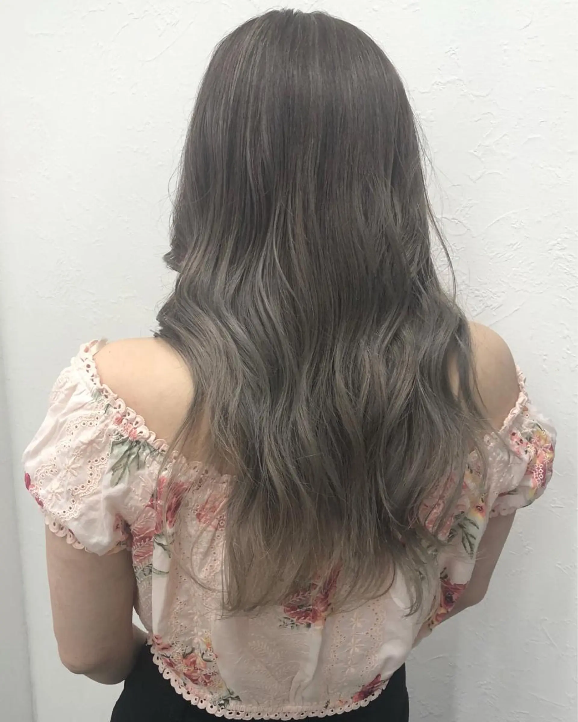 ロング カラー アッシュ バレイヤージュ レイヤーカット ヘアカラー 2nd所属・🤍2nd🤍田所 美希のヘアスタイル