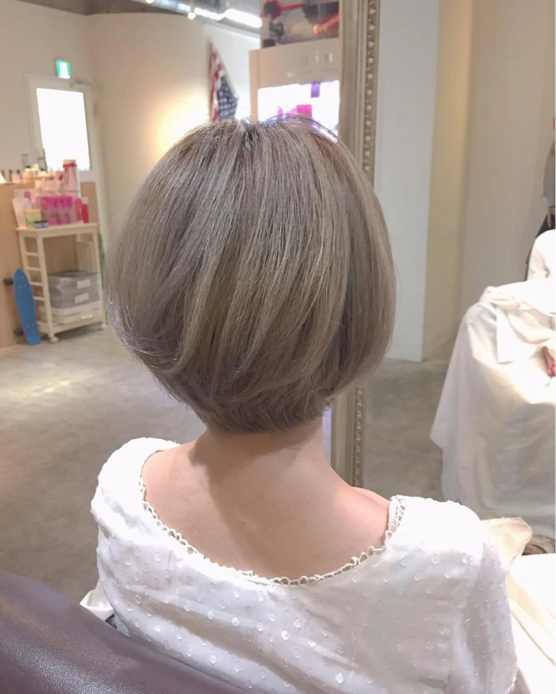 ショート カラー 佐藤 奈佳子 サトウ ナカコのヘアスタイル