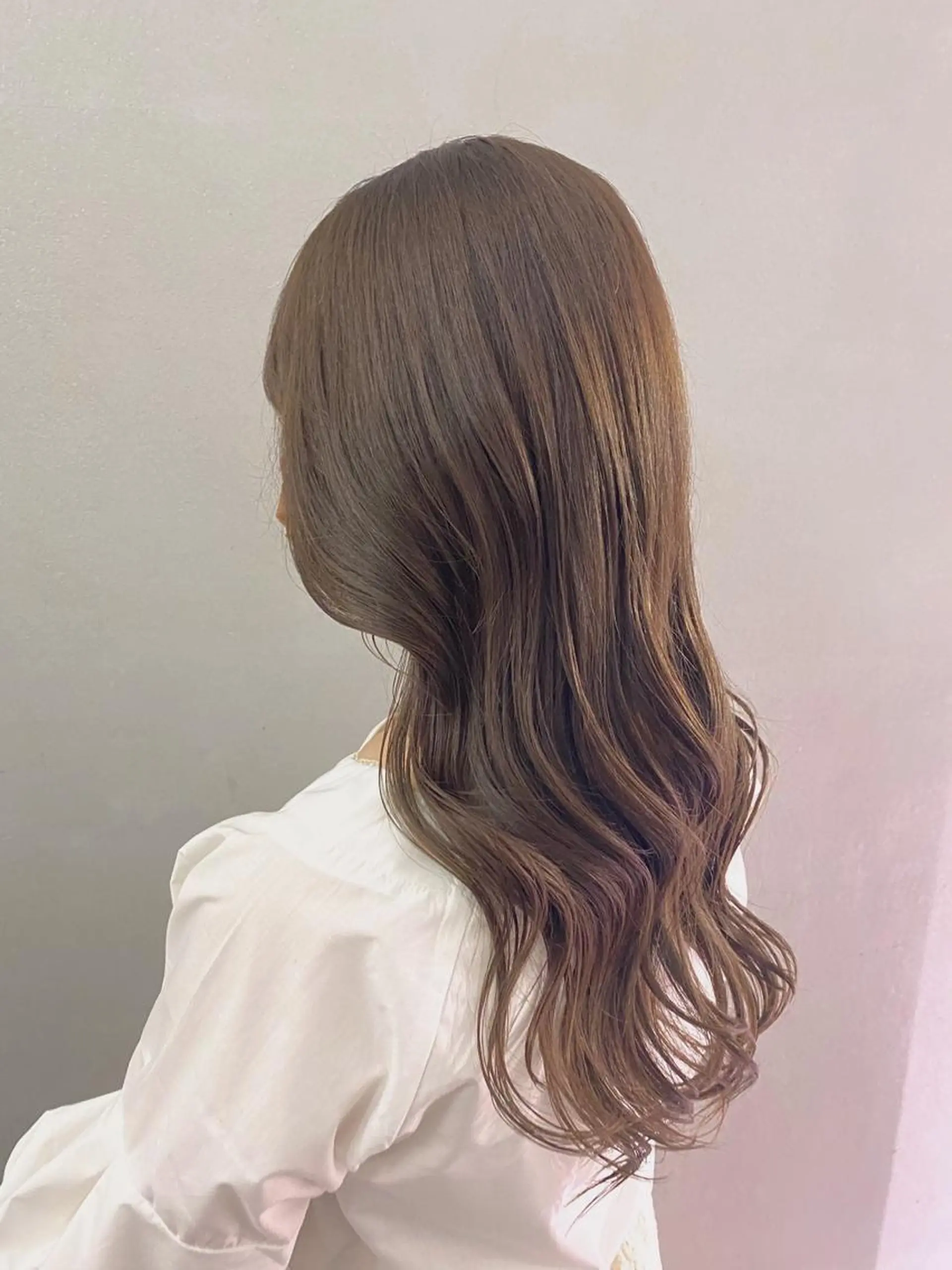 ロング カラー ベージュカラー パープルカラー とびまつ /ショート/脱白髪染のヘアスタイル