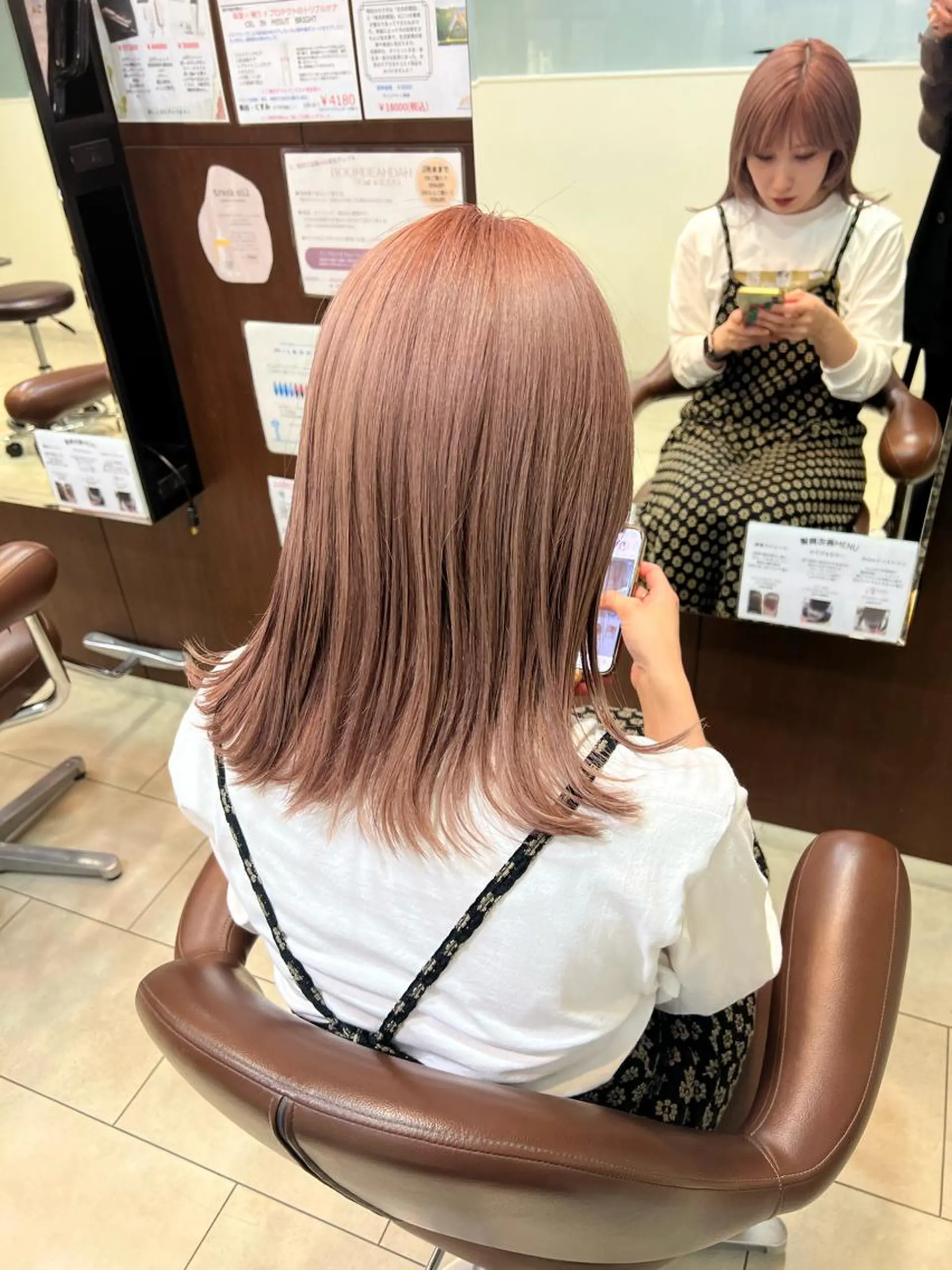 ミディアム カラー 田中 月菜のヘアスタイル