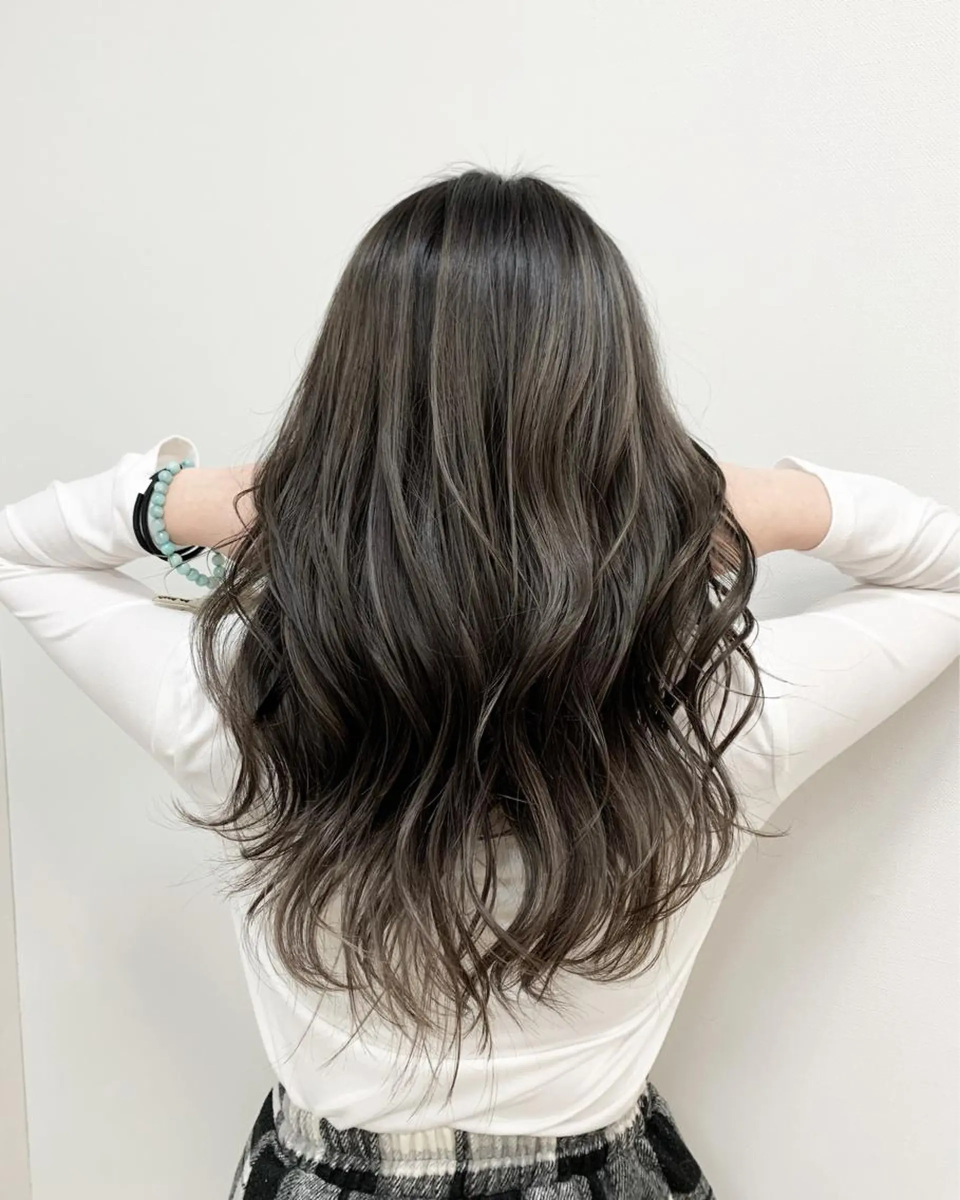 セミロング カラー ハイライトカラー ハイライト レイヤー×縮毛矯正 深見 拓のヘアスタイル