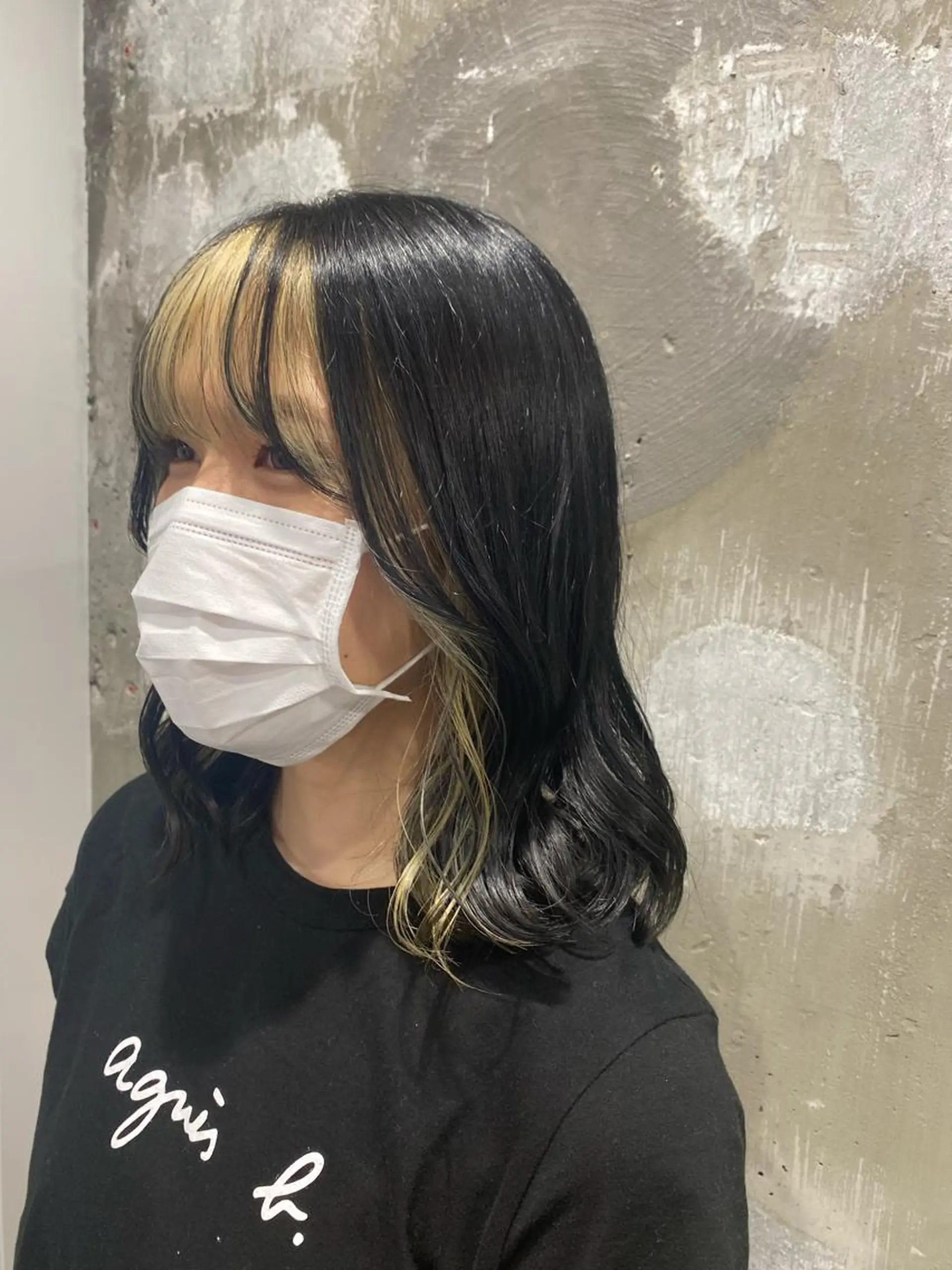 セミロング カラー ミストバング ブリーチ 抜きっぱなしブロンド フェイスフレーミング KURUMI /NINE麻布十番のヘアスタイル