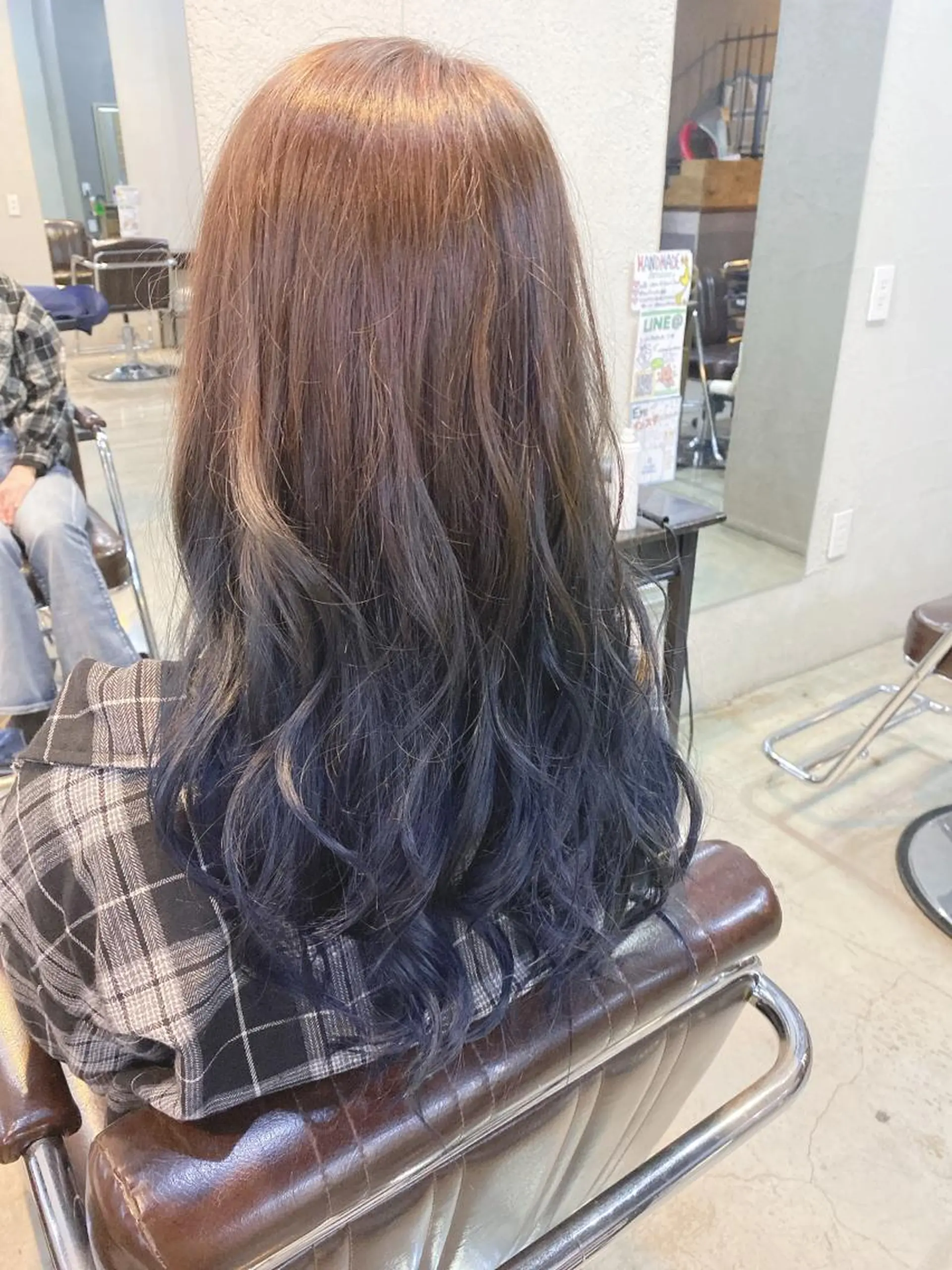 ロング ヘアアレンジ ヘアカラー 桜田 修未のヘアスタイル