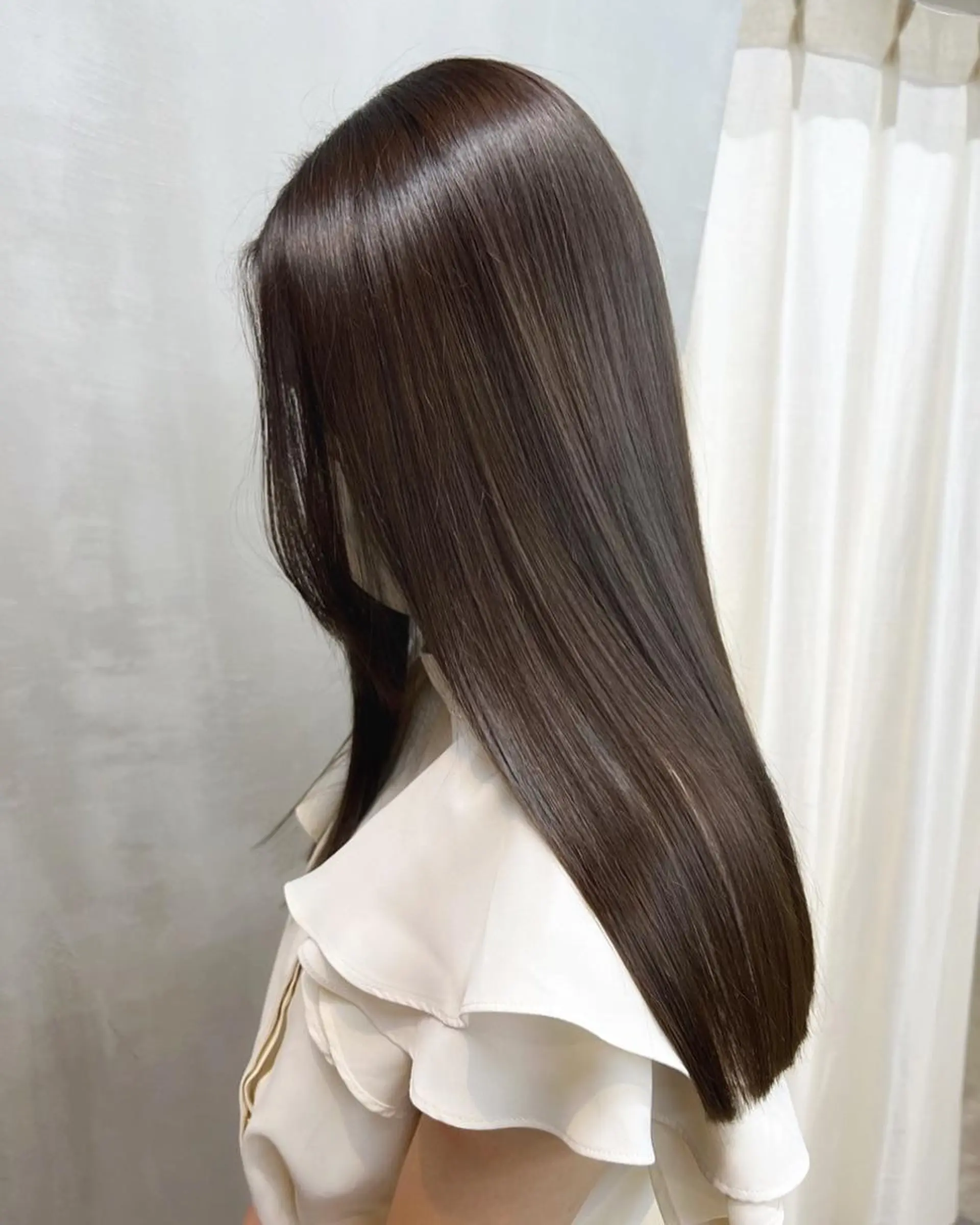 ミディアム カラー パーマ ヘアアレンジ ミディアムパーマ ベージュカラー ブリーチ ケアカラー イヤリングカラー カット ヘアカラー トリートメント ヘアケア特化型サロン newi 京橋のヘアスタイル