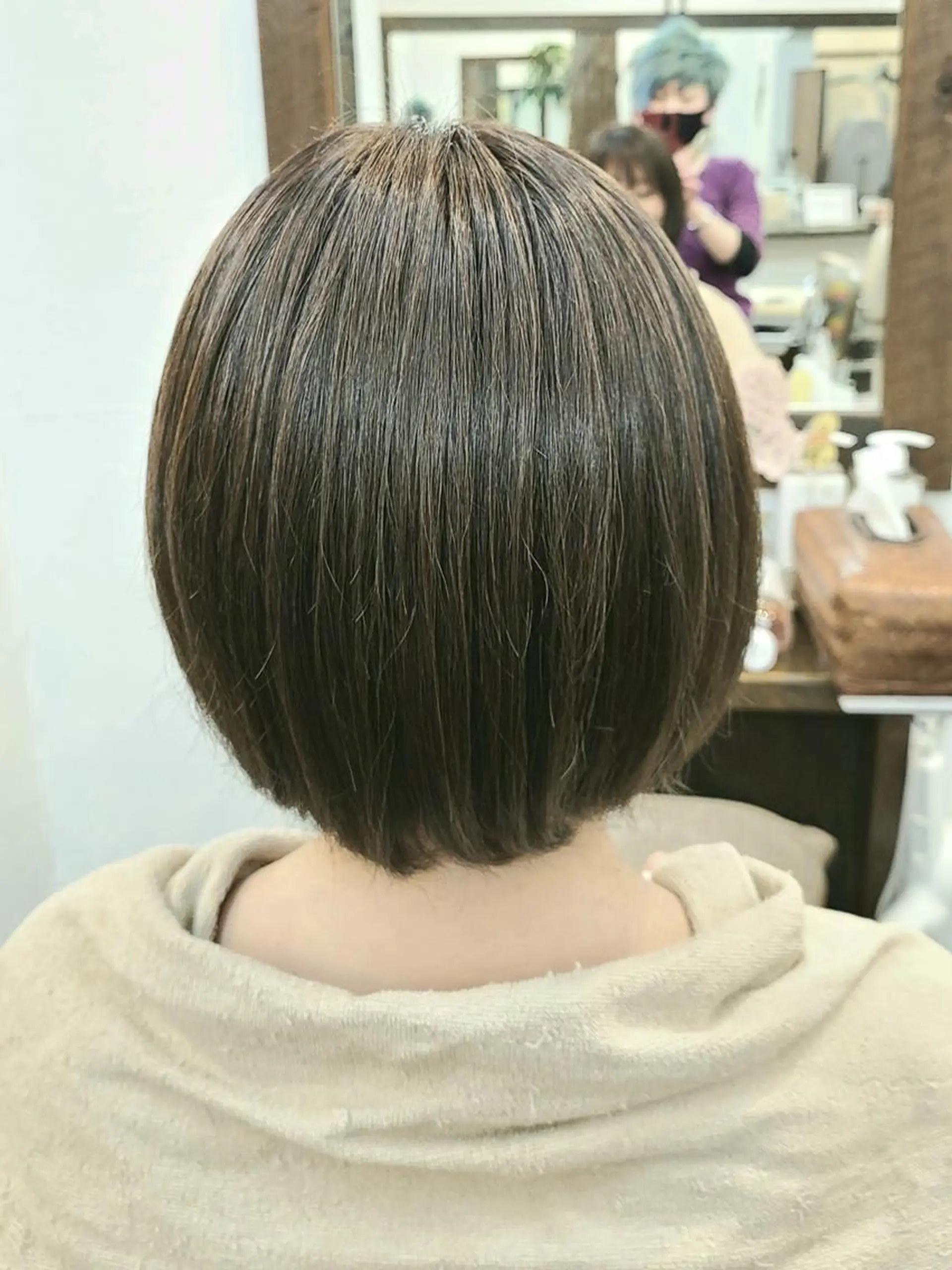 ショート カラー デザイナー Anne アンのヘアスタイル
