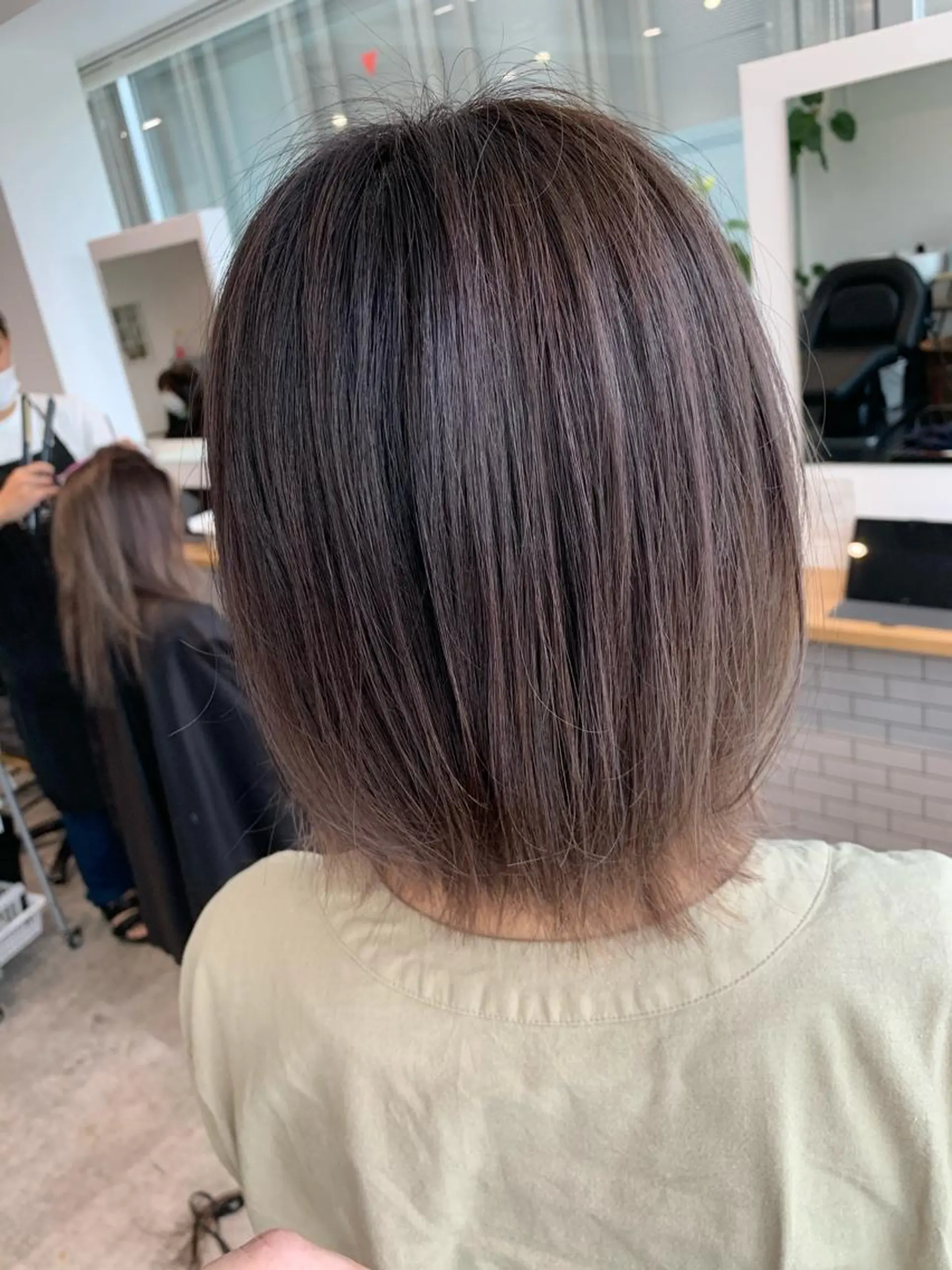 ショート ヘアカラー 大人レイヤー ヨシミカズヤのヘアスタイル
