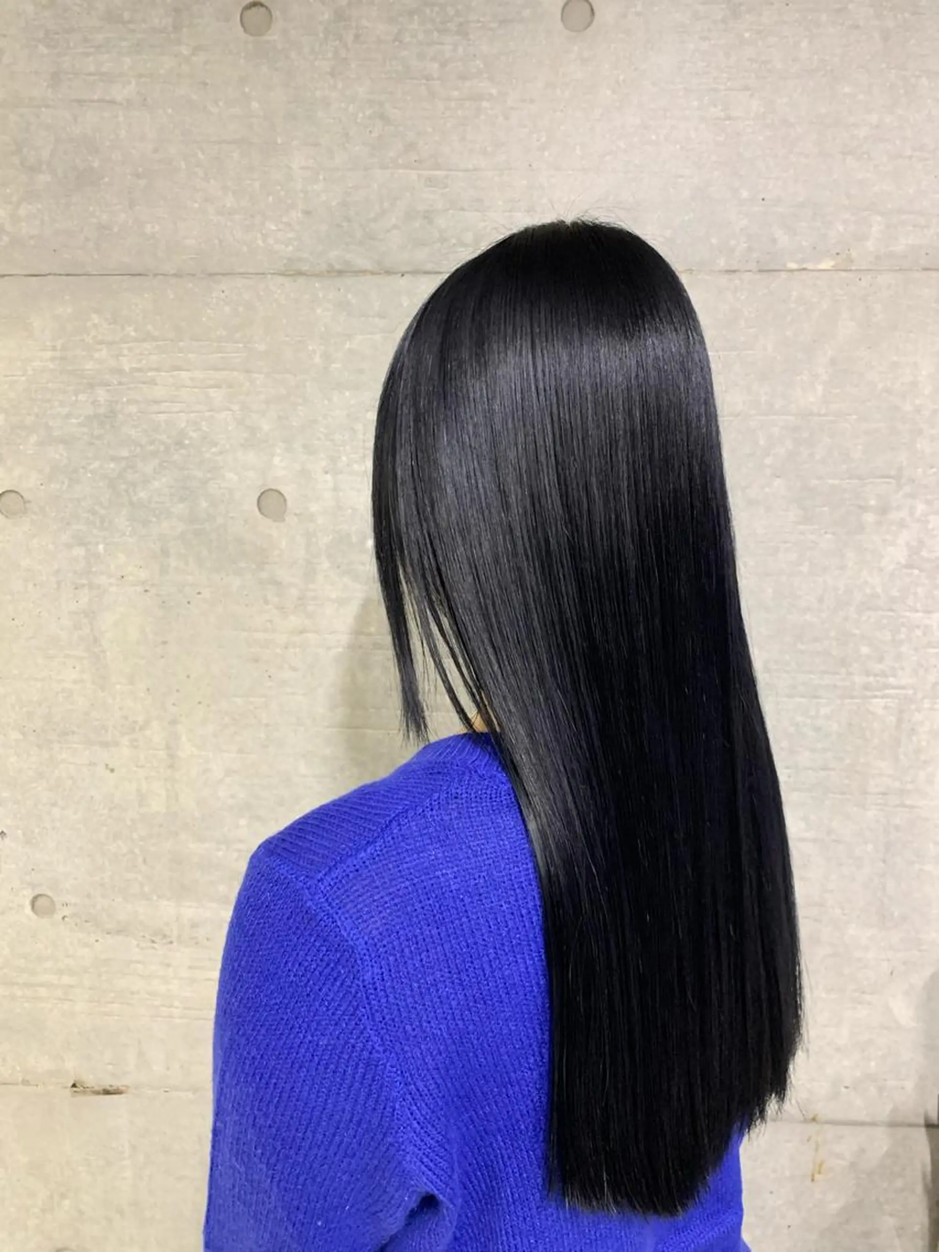 ミディアム カラー メンズ 黒髪 ブルーカラー ブルーブラック ブルージュ ネイビーカラー ヘアカラー トリートメント THE./ブリーチ 透感カラー/髪質改善のヘアスタイル