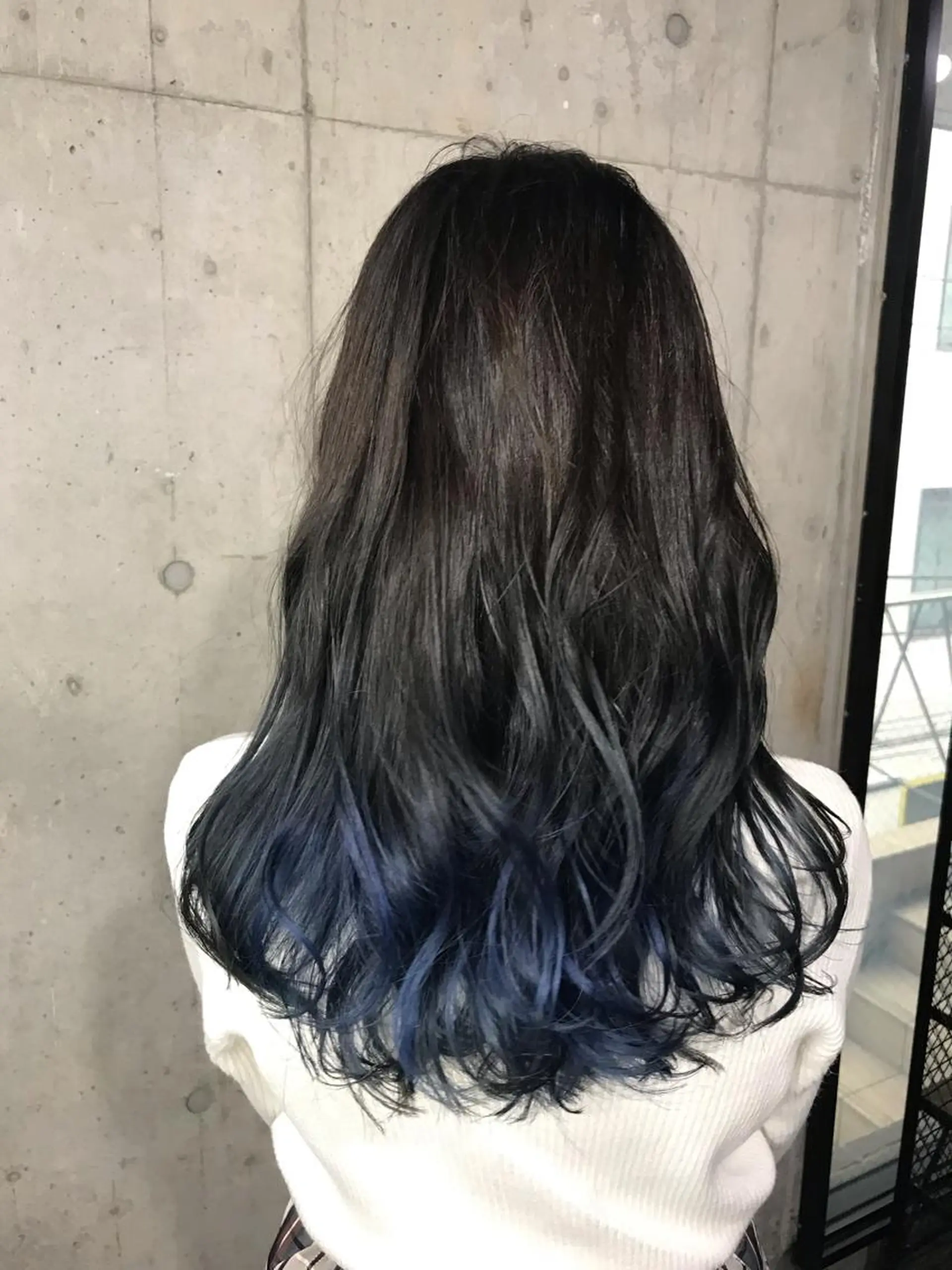 セミロング カラー パーマ ヘアアレンジ メンズ キッズ ネイル マツエク・マツパ ブルーカラー ブルー ヘアカラー 高比良 剛のヘアスタイル